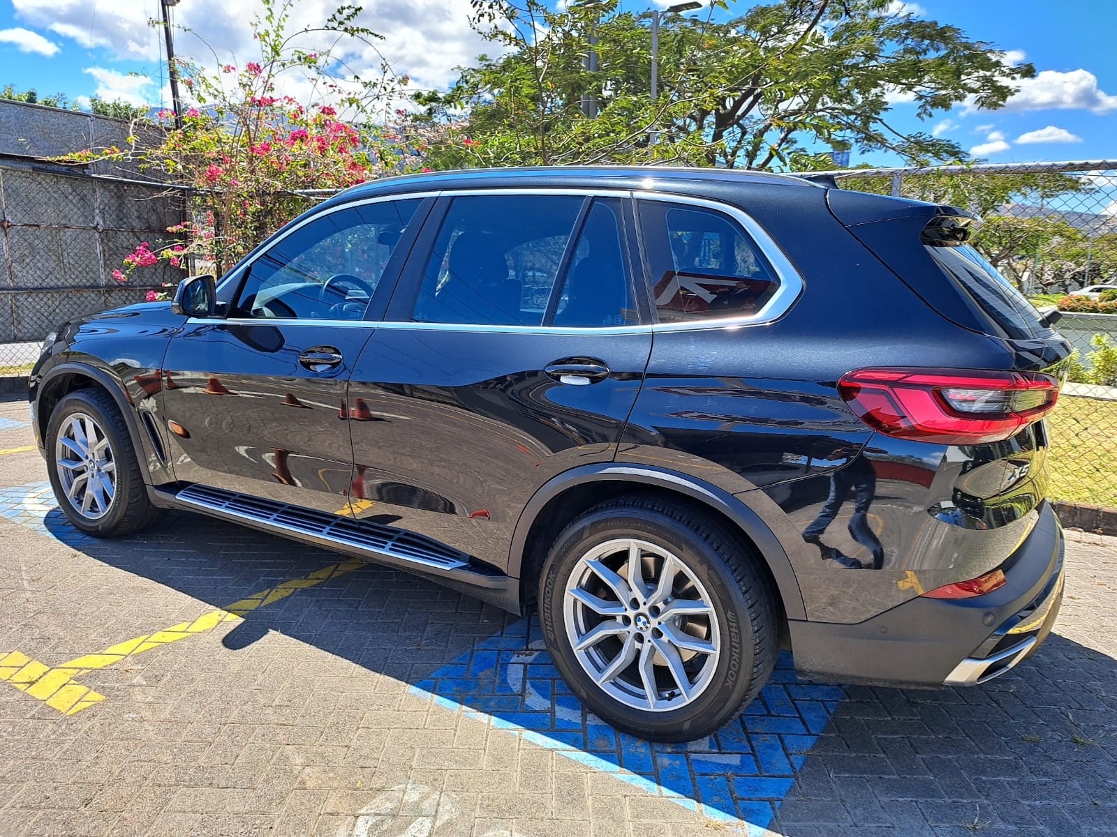BMW X5 40i