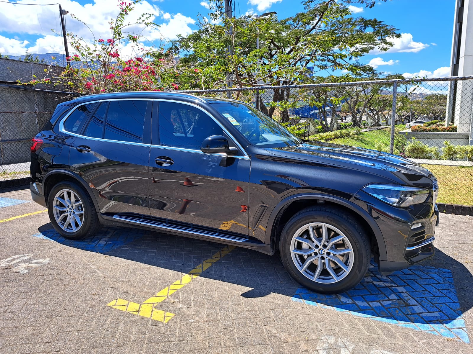 BMW X5 40i