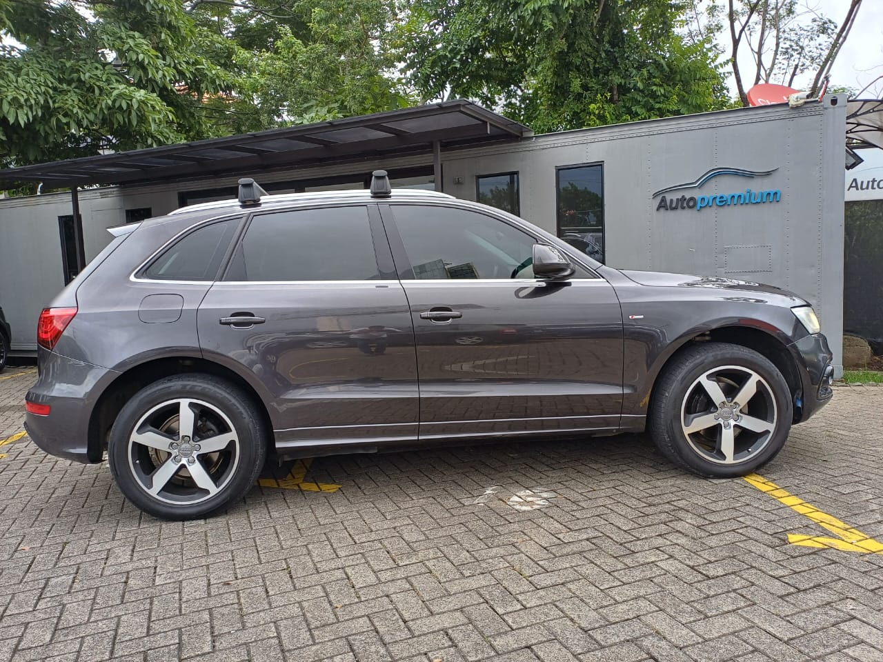 AUDI Q5 S-LINE