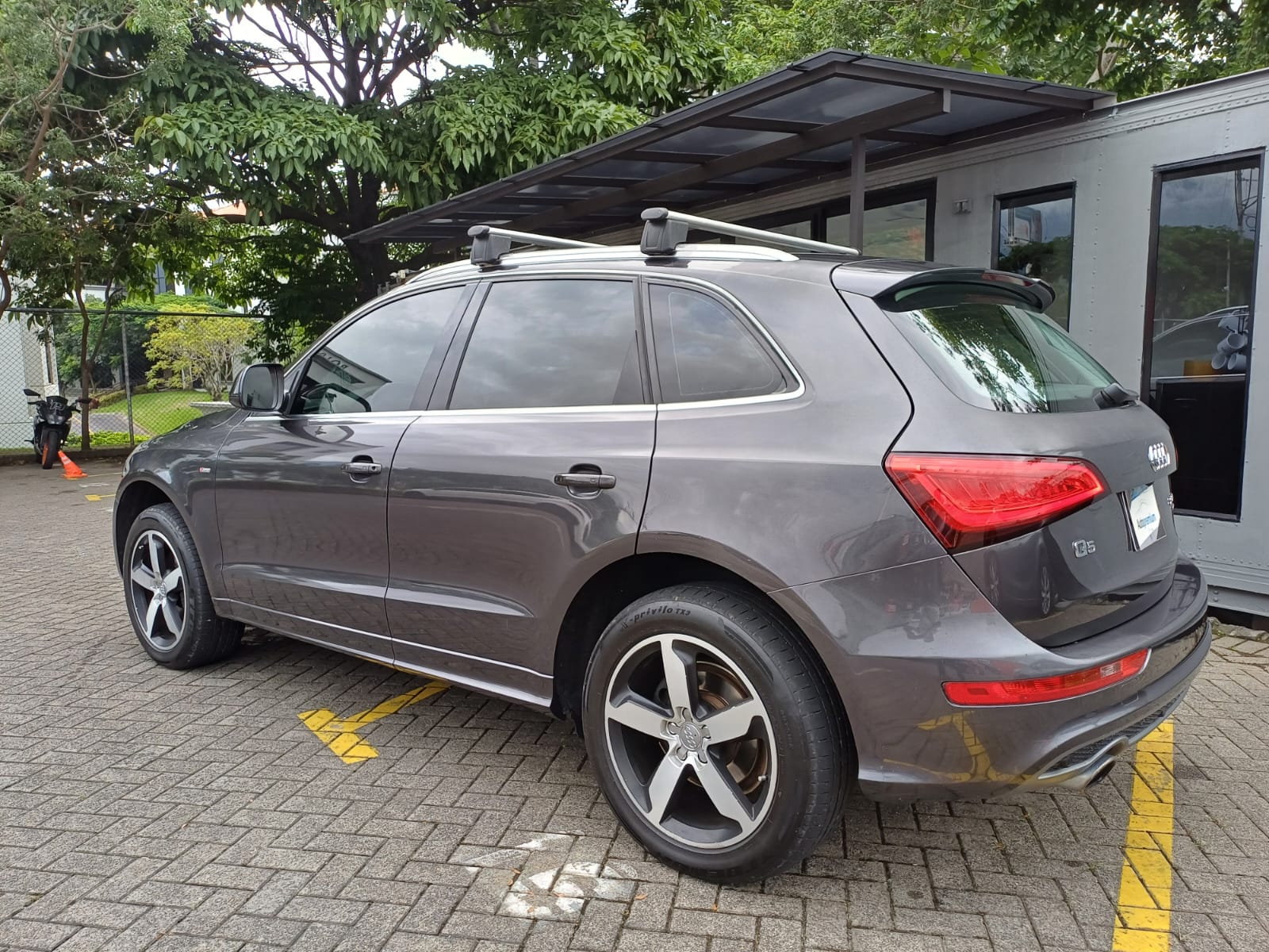 AUDI Q5 S-LINE