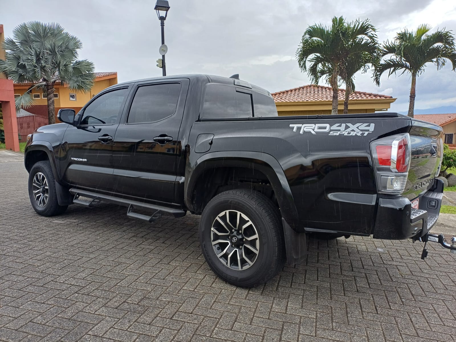 TOYOTA TACOMA