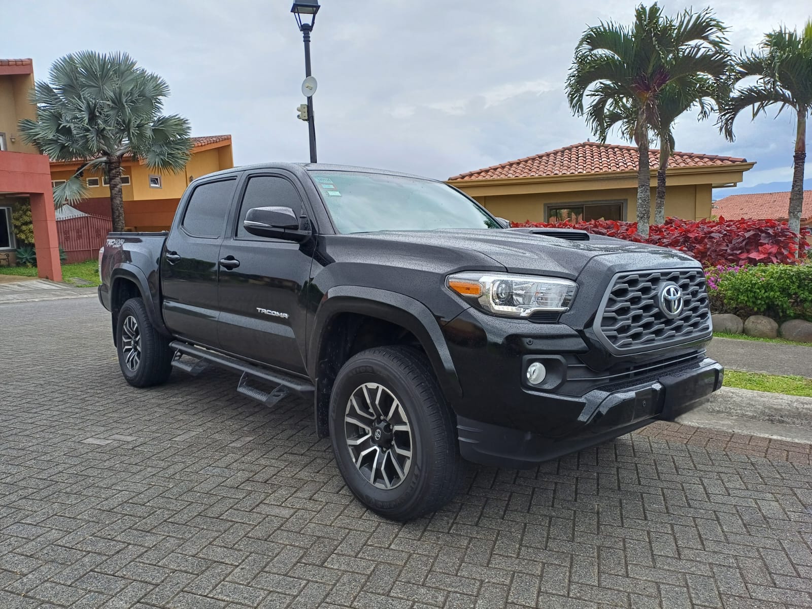 TOYOTA TACOMA