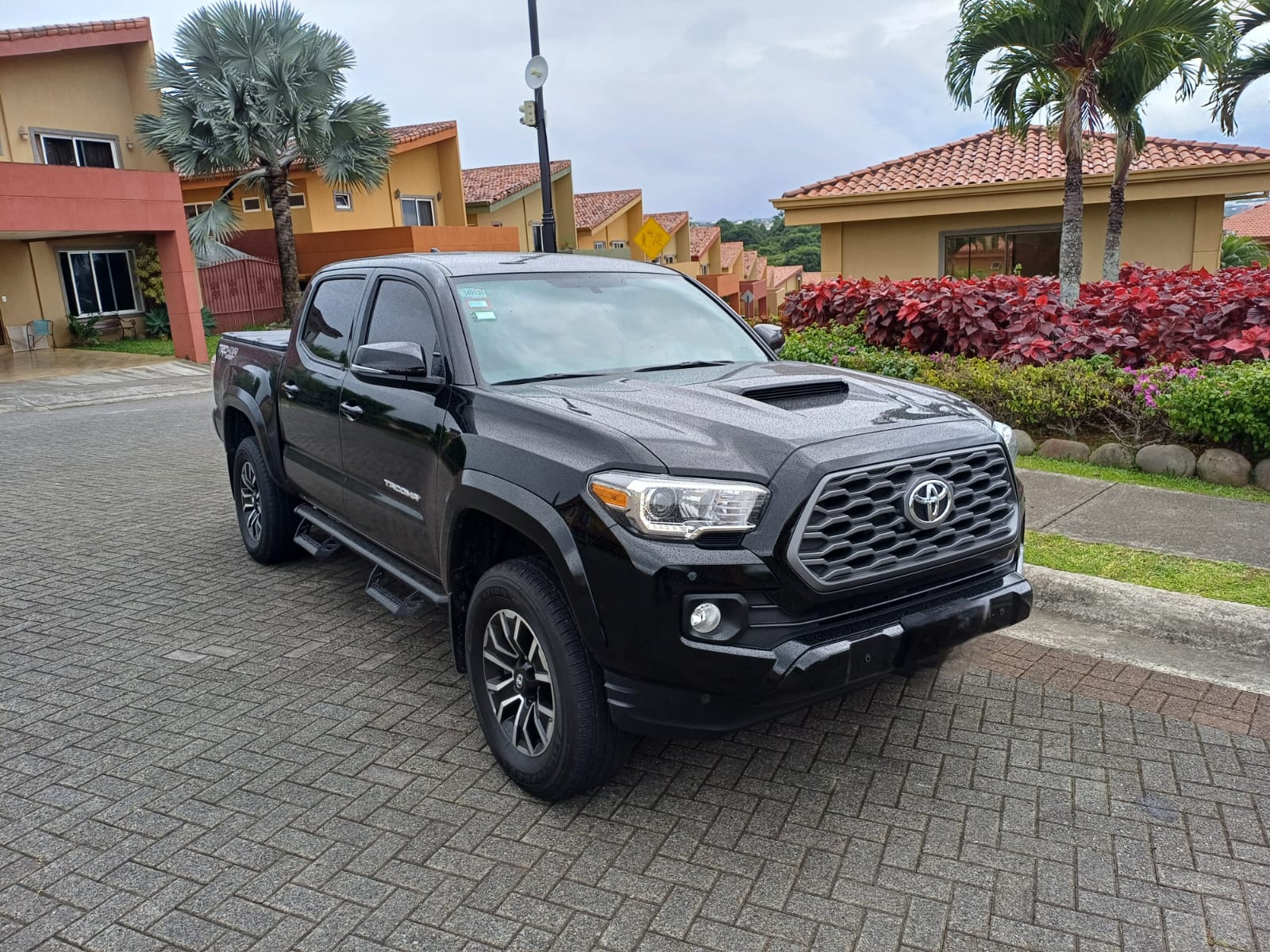 TOYOTA TACOMA