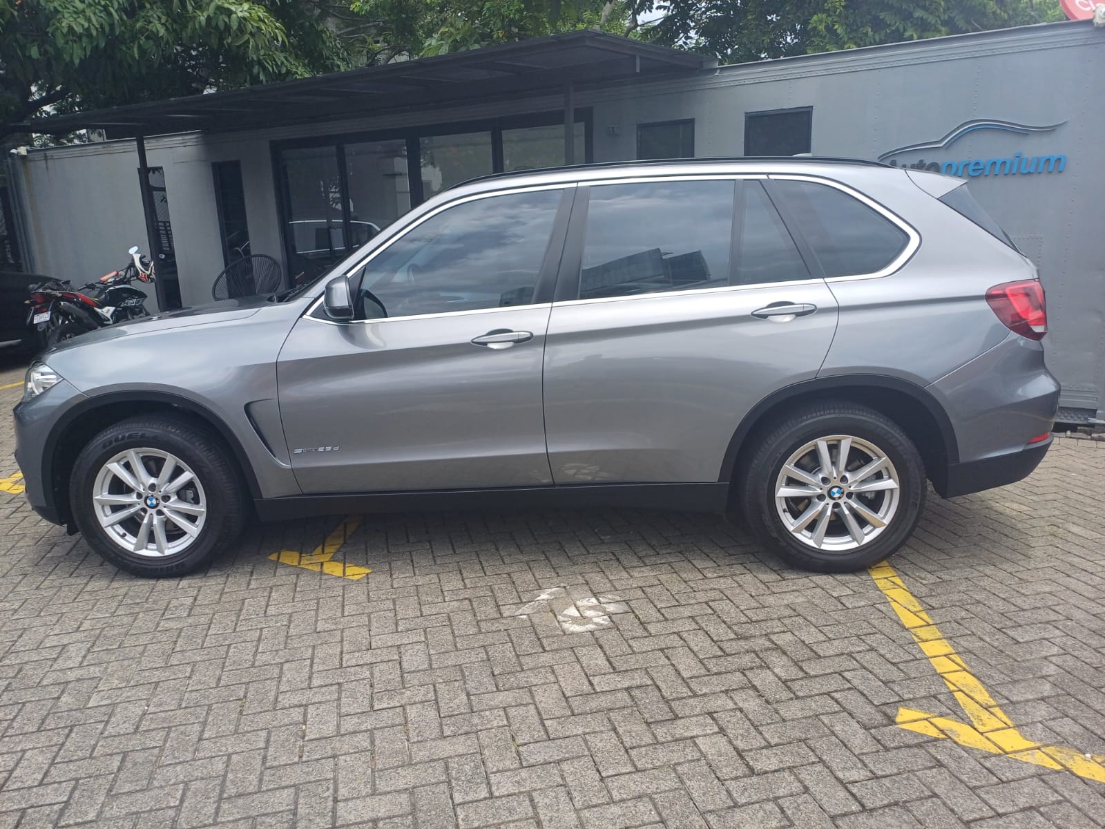 BMW X5 S-DRIVE