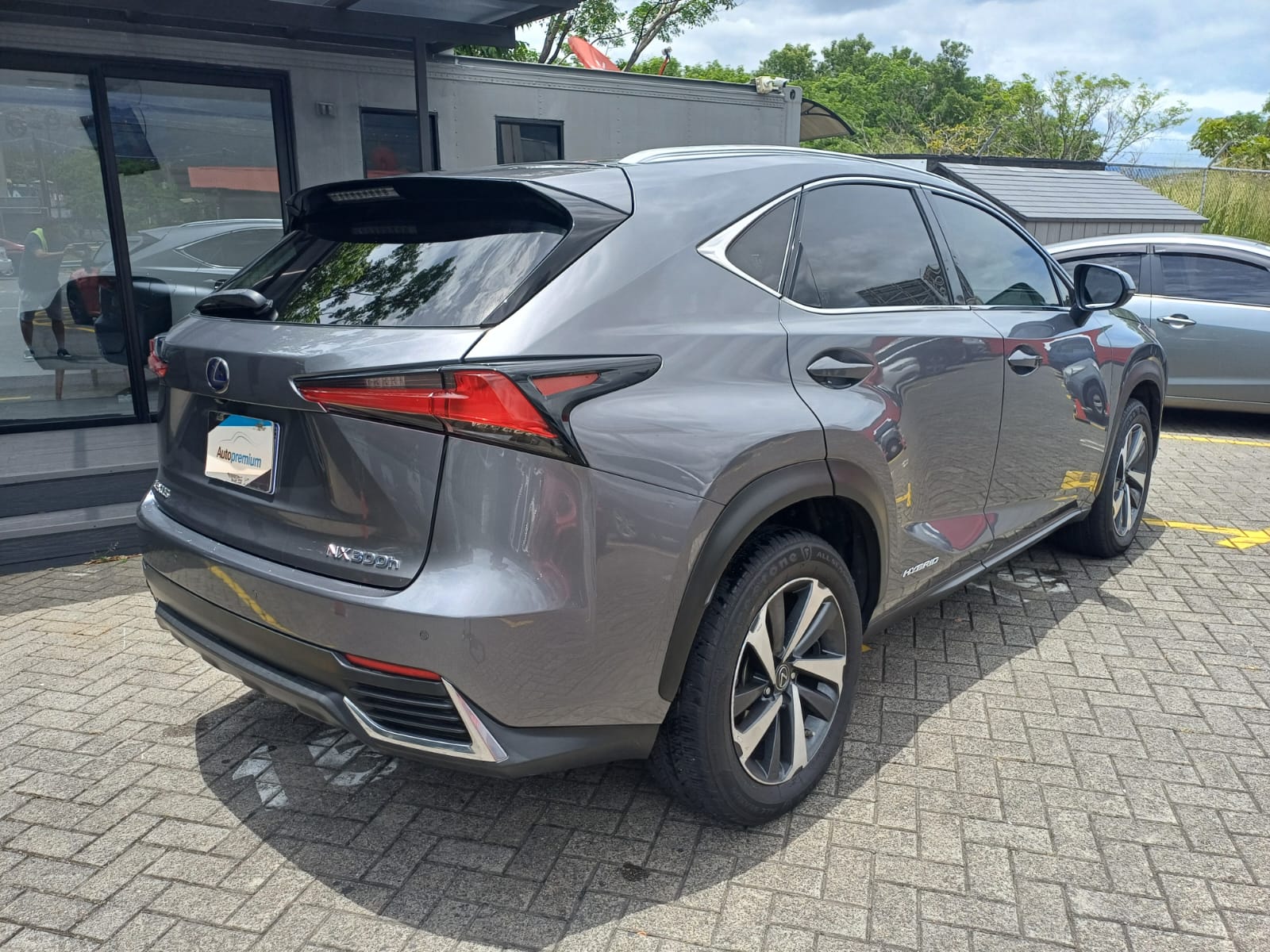 LEXUS NX300H