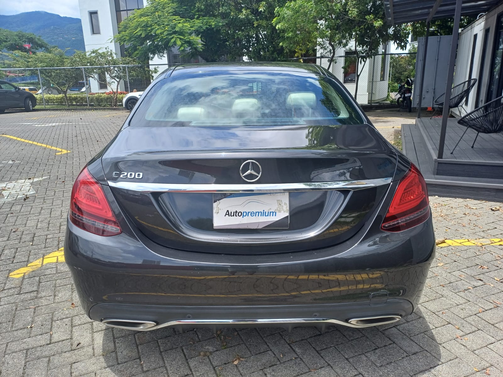 MERCEDES BENZ C200 AMG