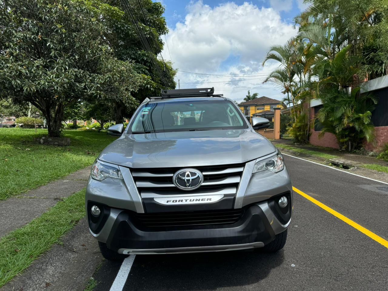 TOYOTA FORTUNER