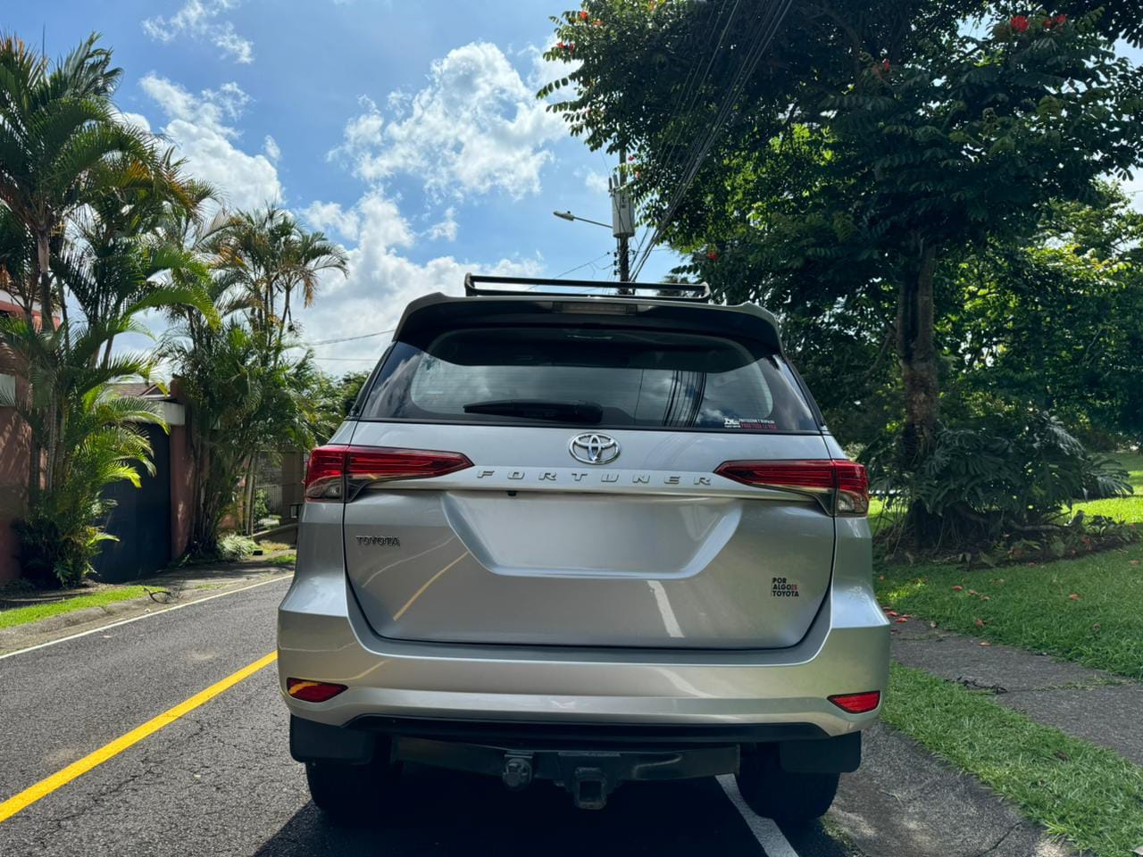 TOYOTA FORTUNER