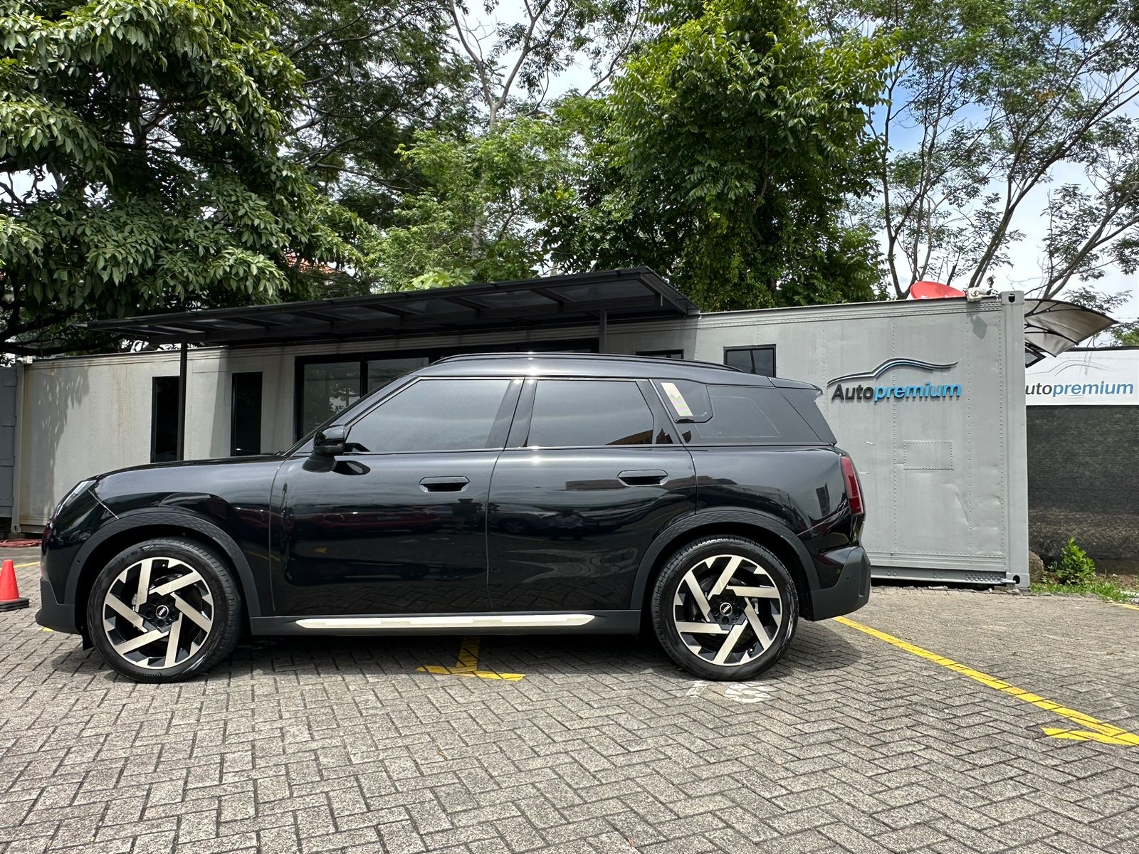 MINI COOPER COUNTRYMAN E