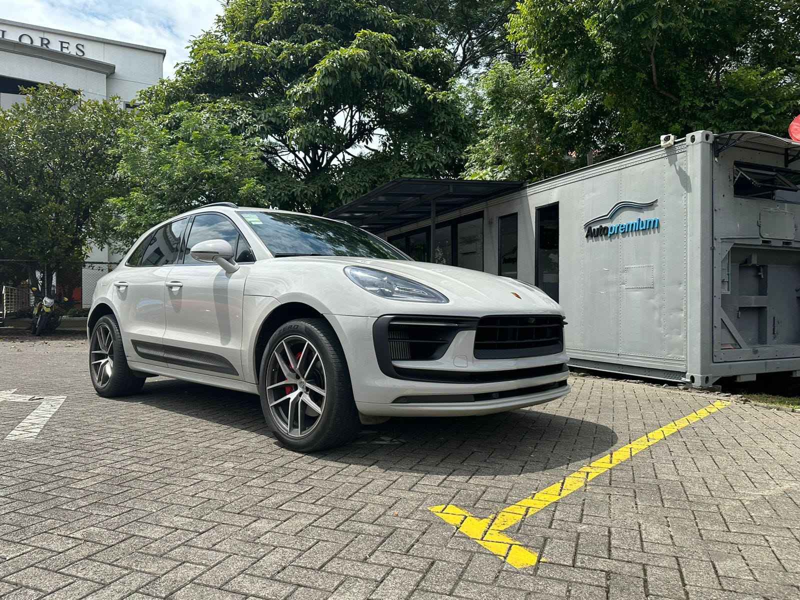 PORSCHE MACAN S