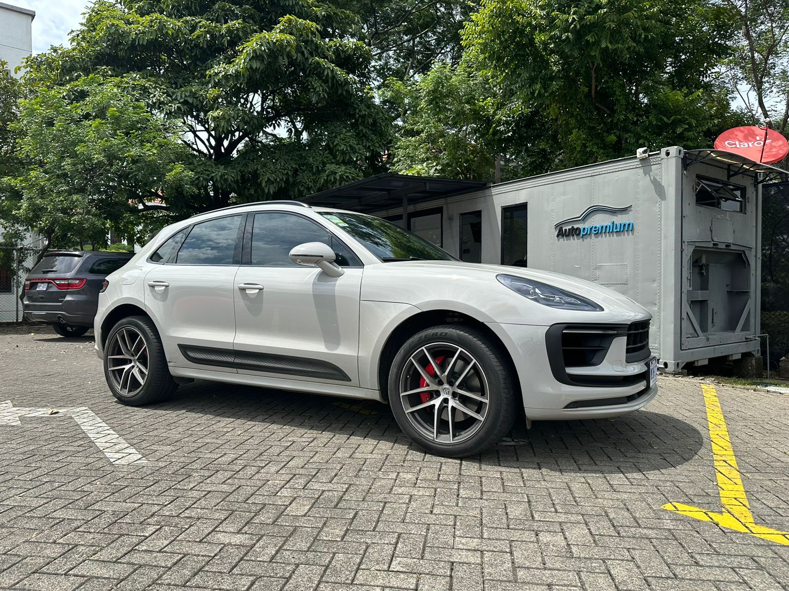 PORSCHE MACAN S