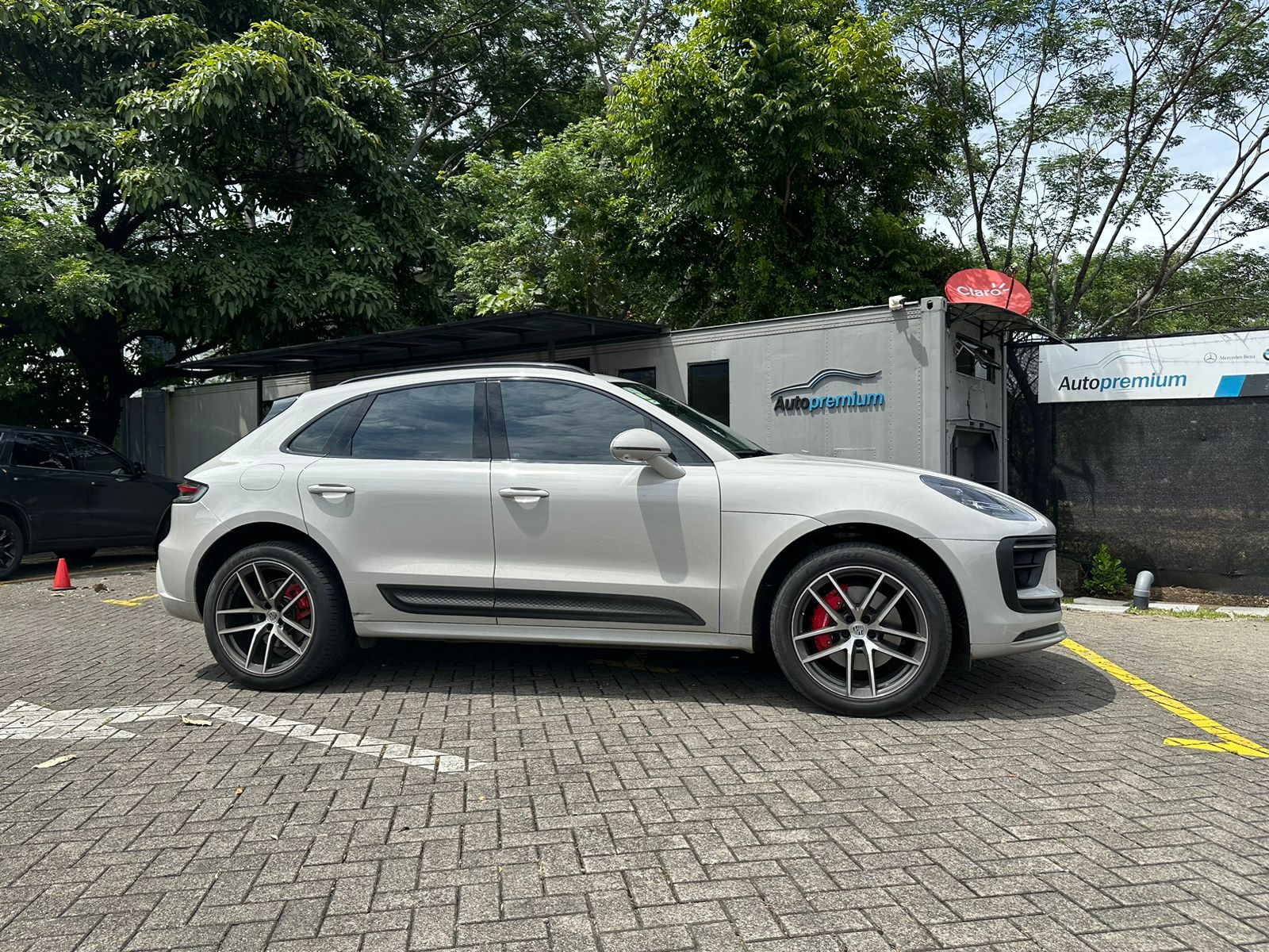 PORSCHE MACAN S