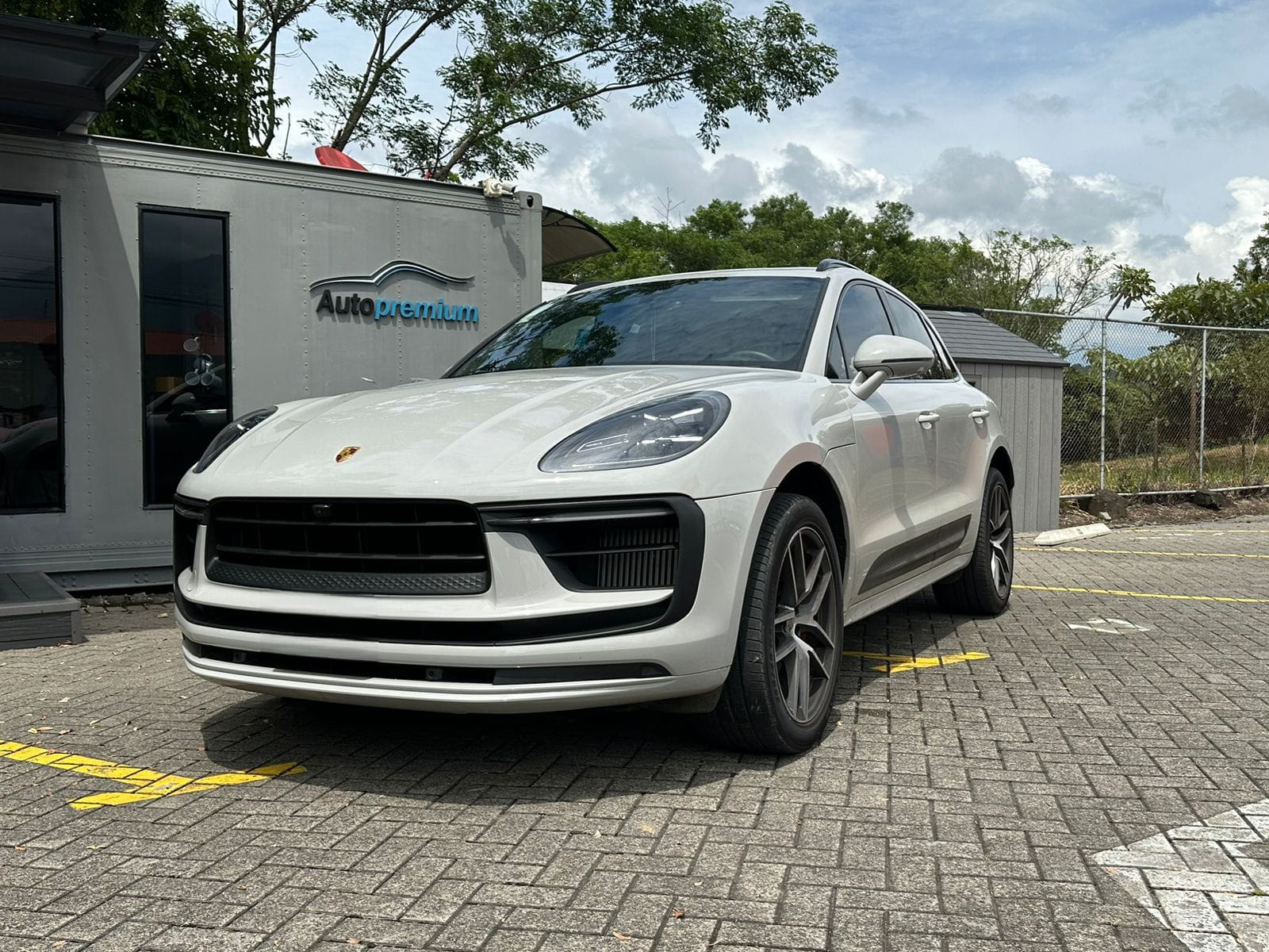 PORSCHE MACAN S