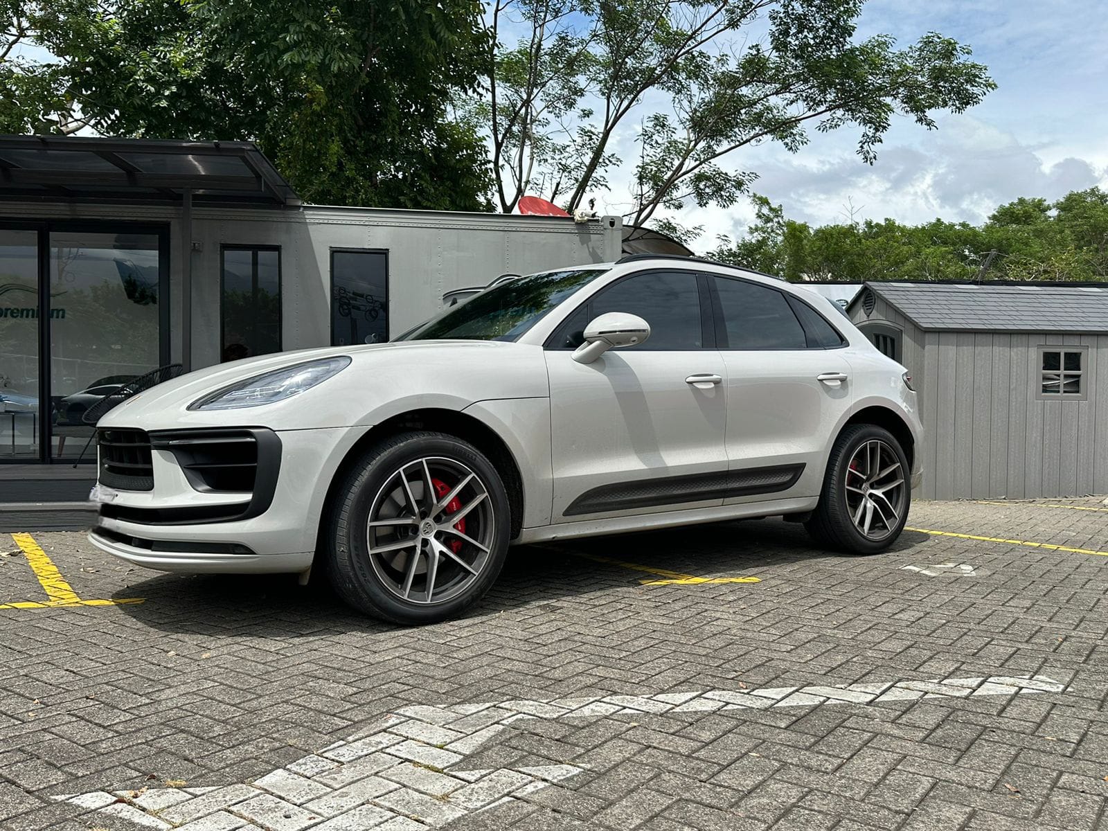 PORSCHE MACAN S