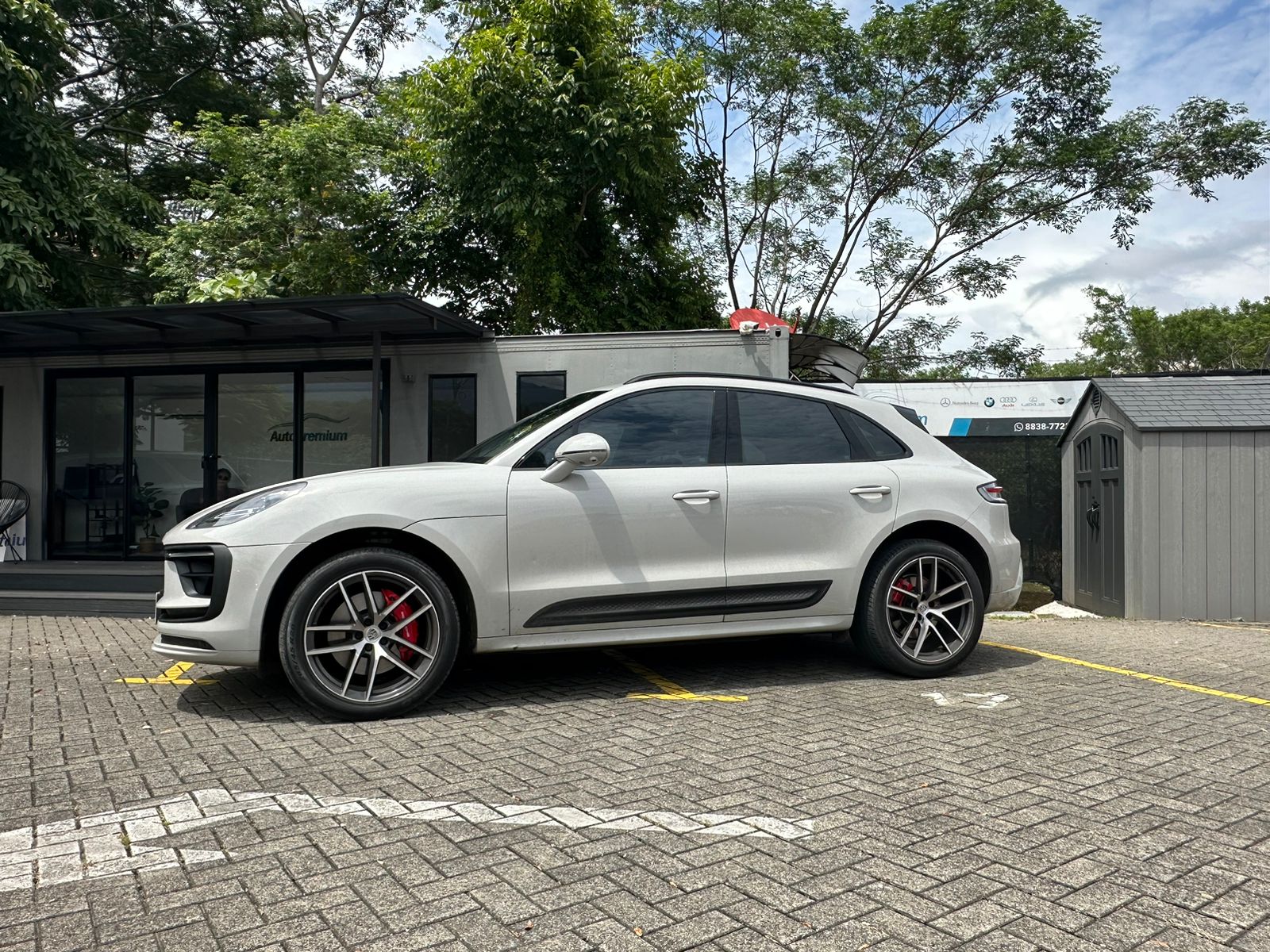 PORSCHE MACAN S