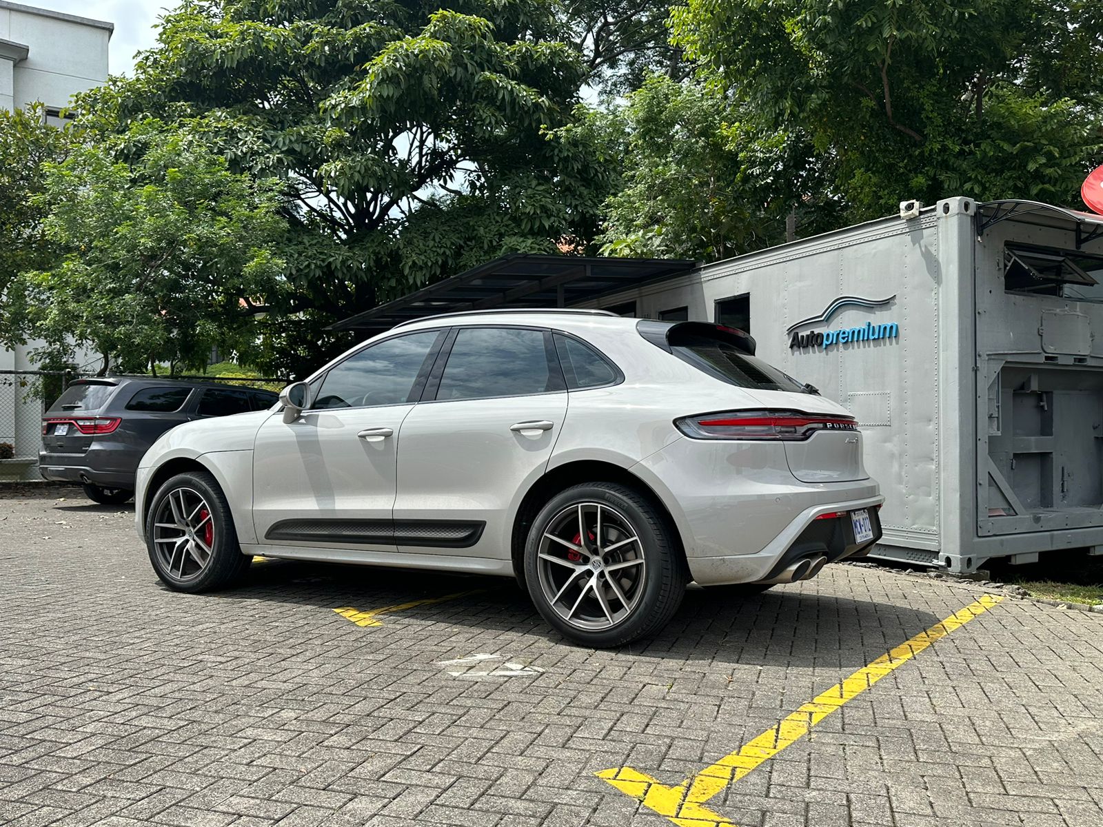 PORSCHE MACAN S