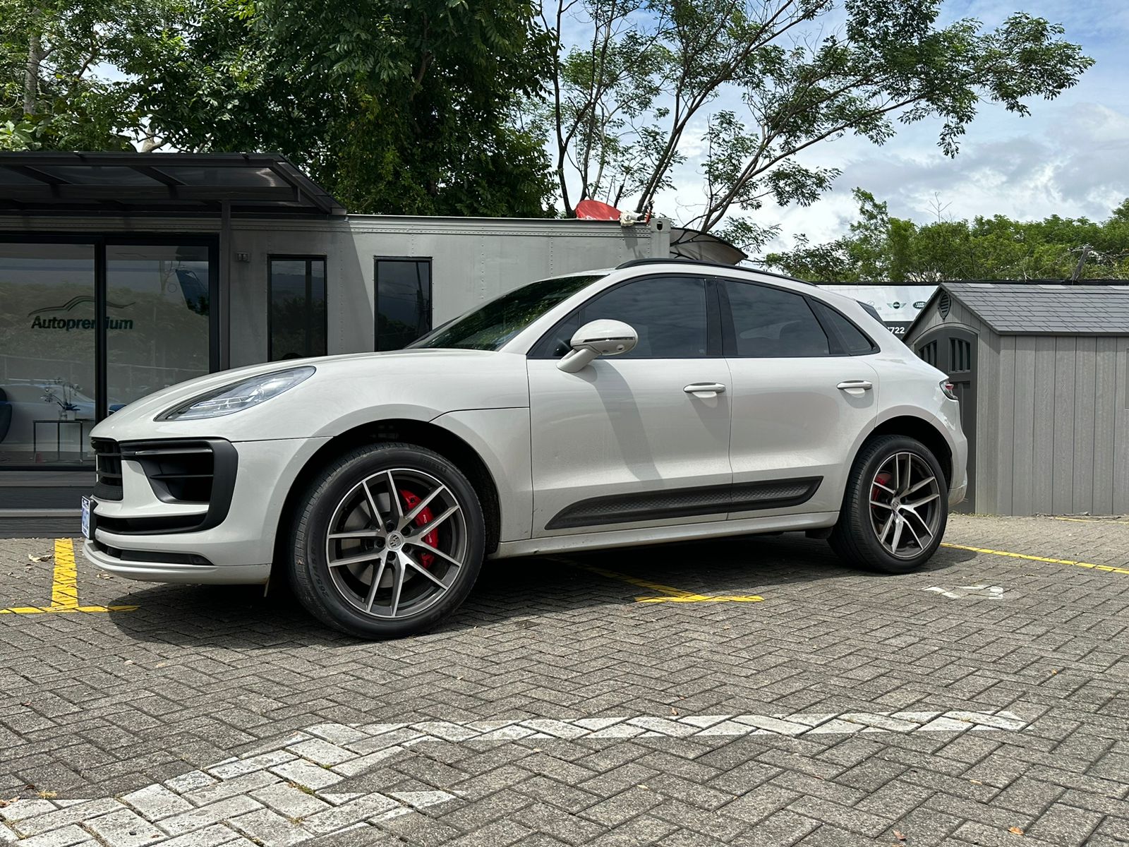 PORSCHE MACAN S