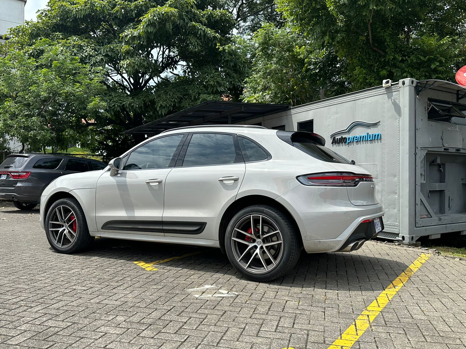 PORSCHE MACAN S