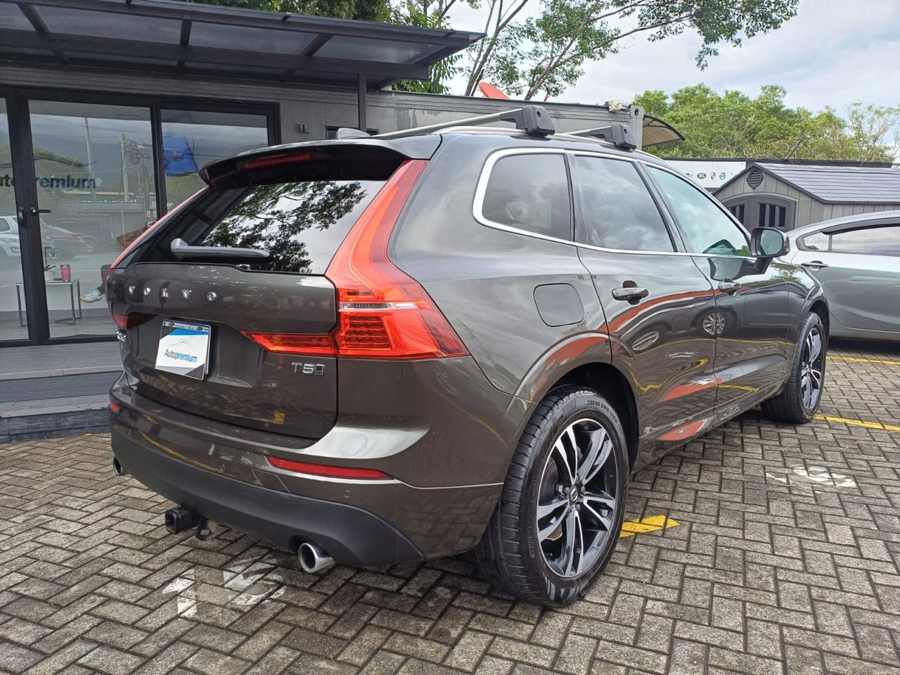 VOLVO XC60 T5