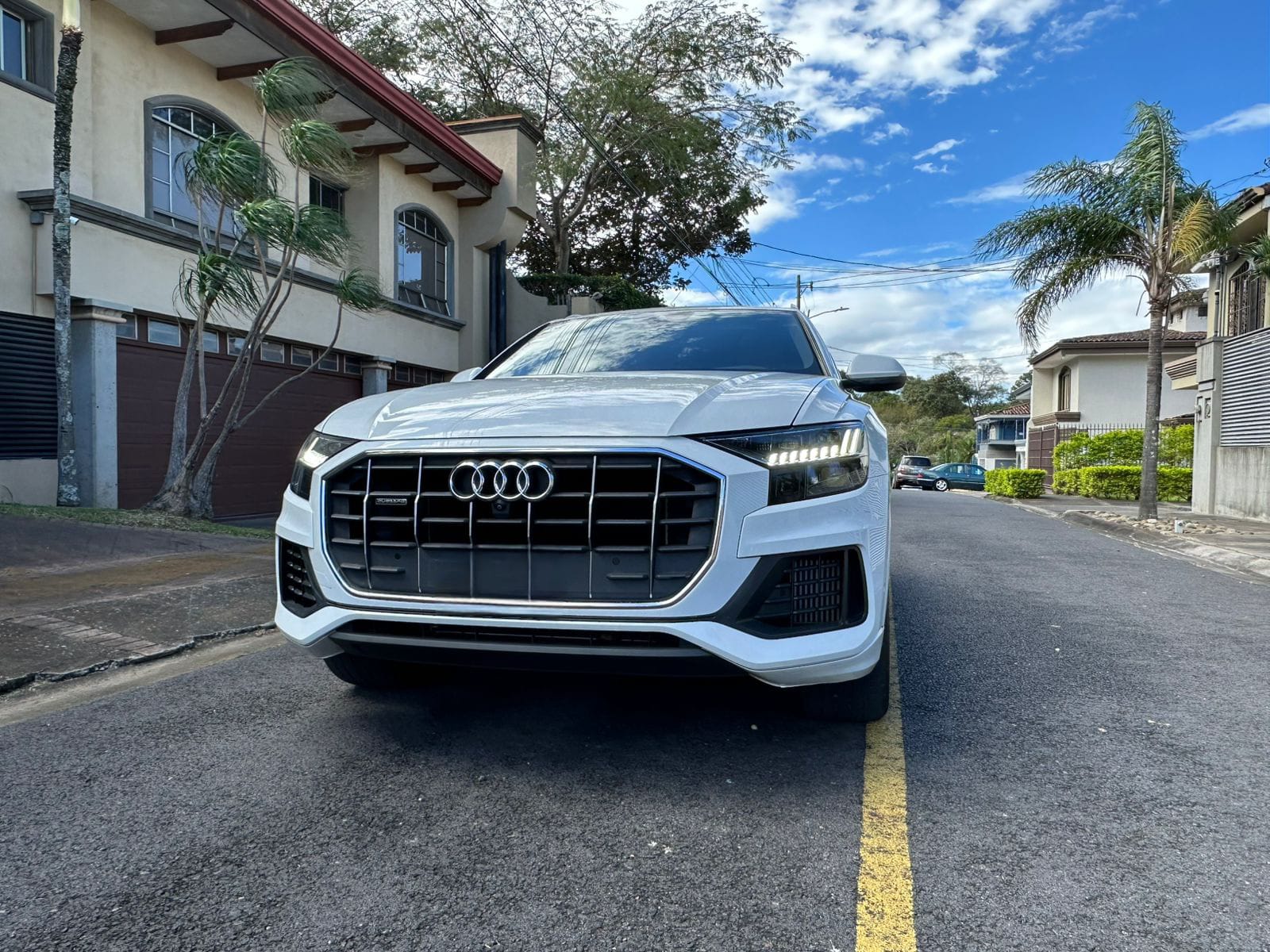 AUDI Q8