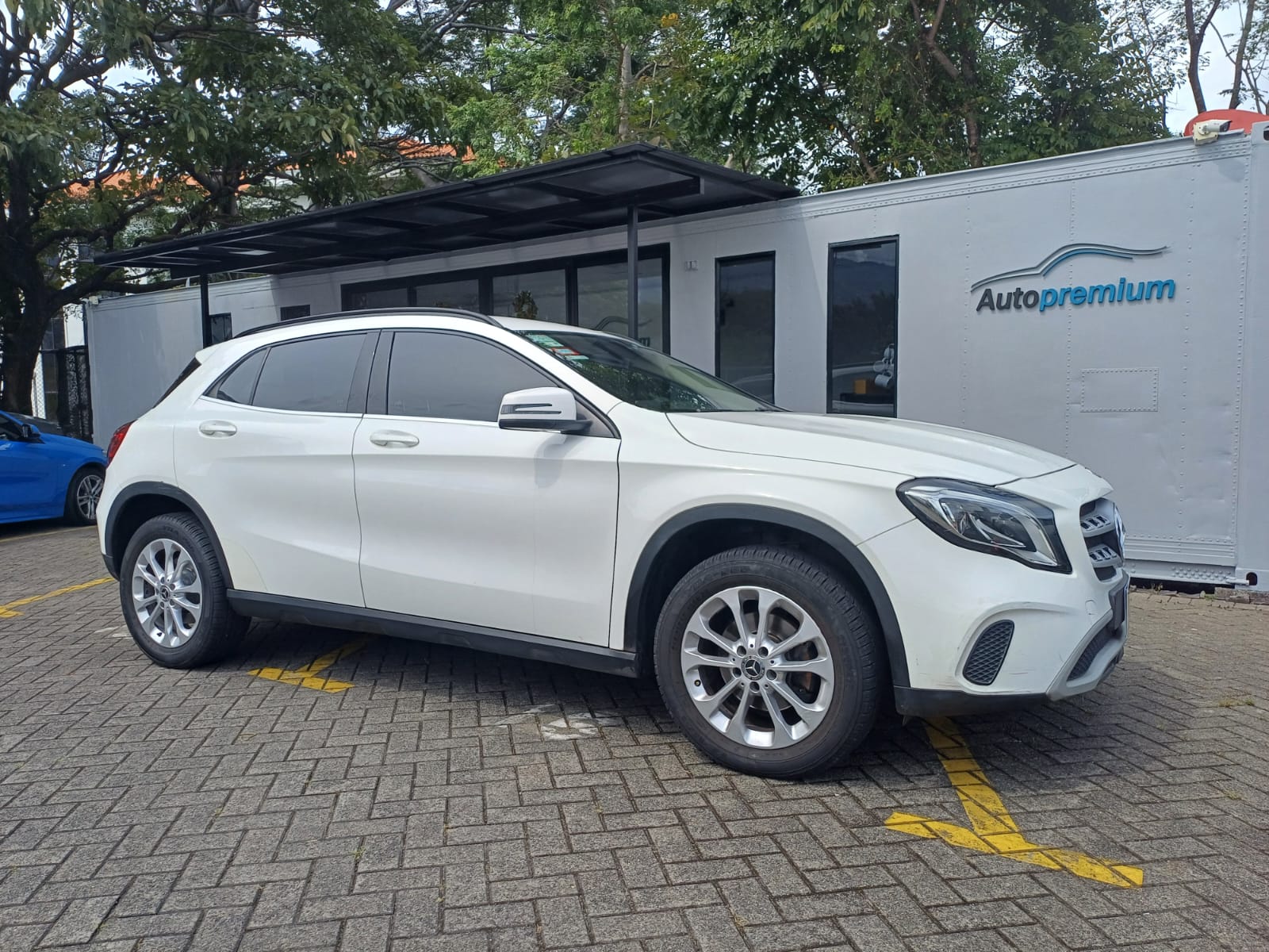 MERCEDES BENZ GLA 180