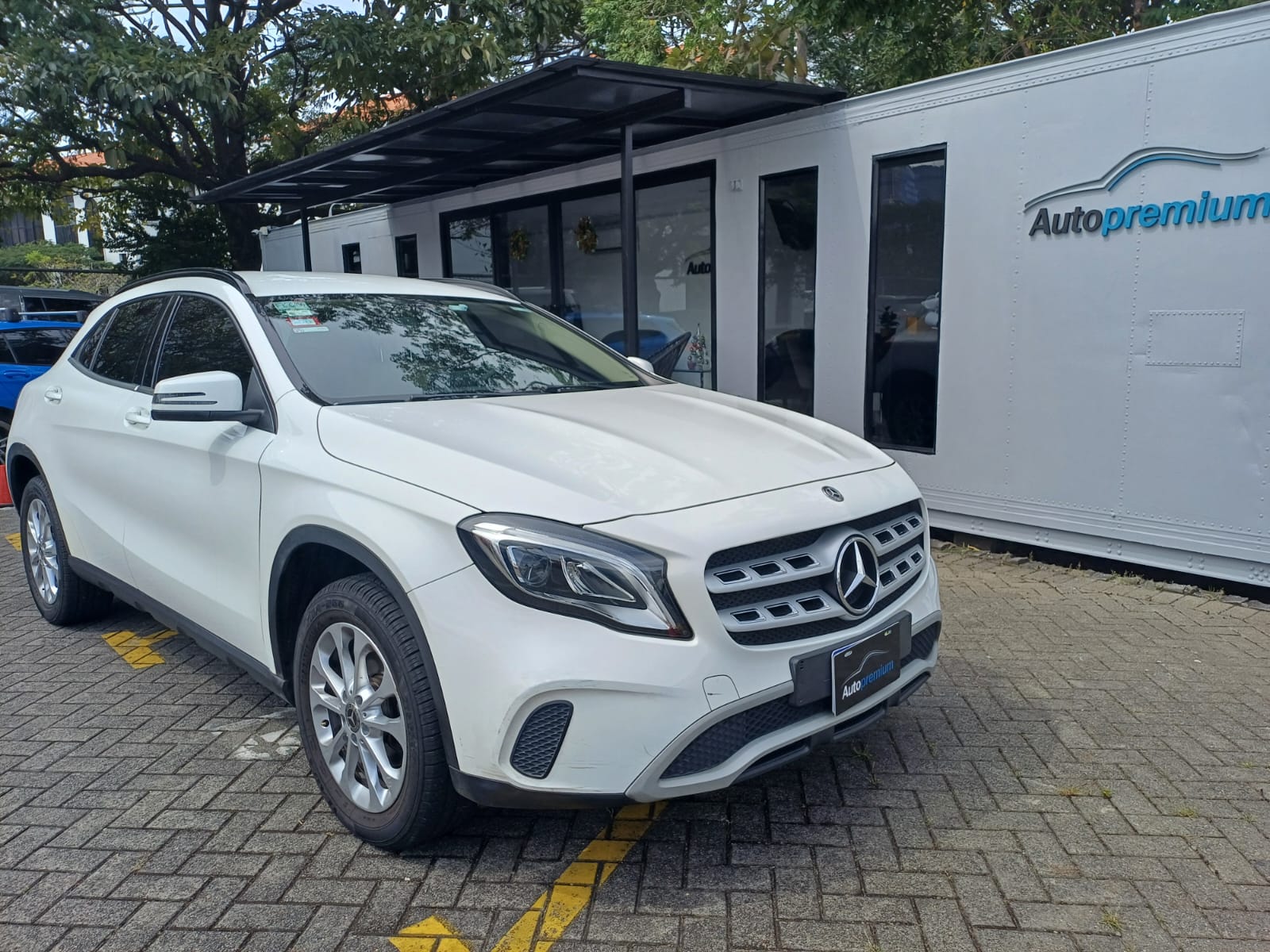 MERCEDES BENZ GLA 180