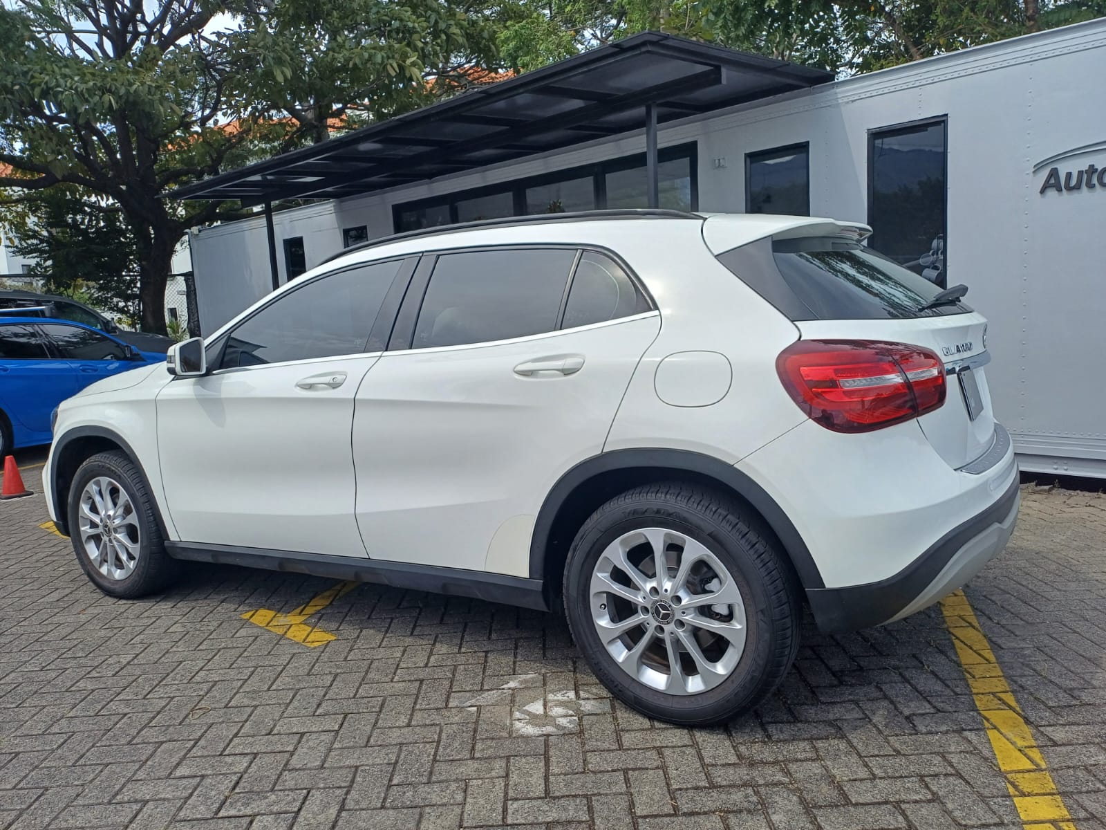 MERCEDES BENZ GLA 180