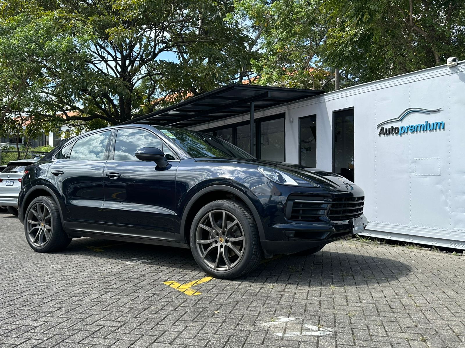 PORSCHE CAYENNE COUPE