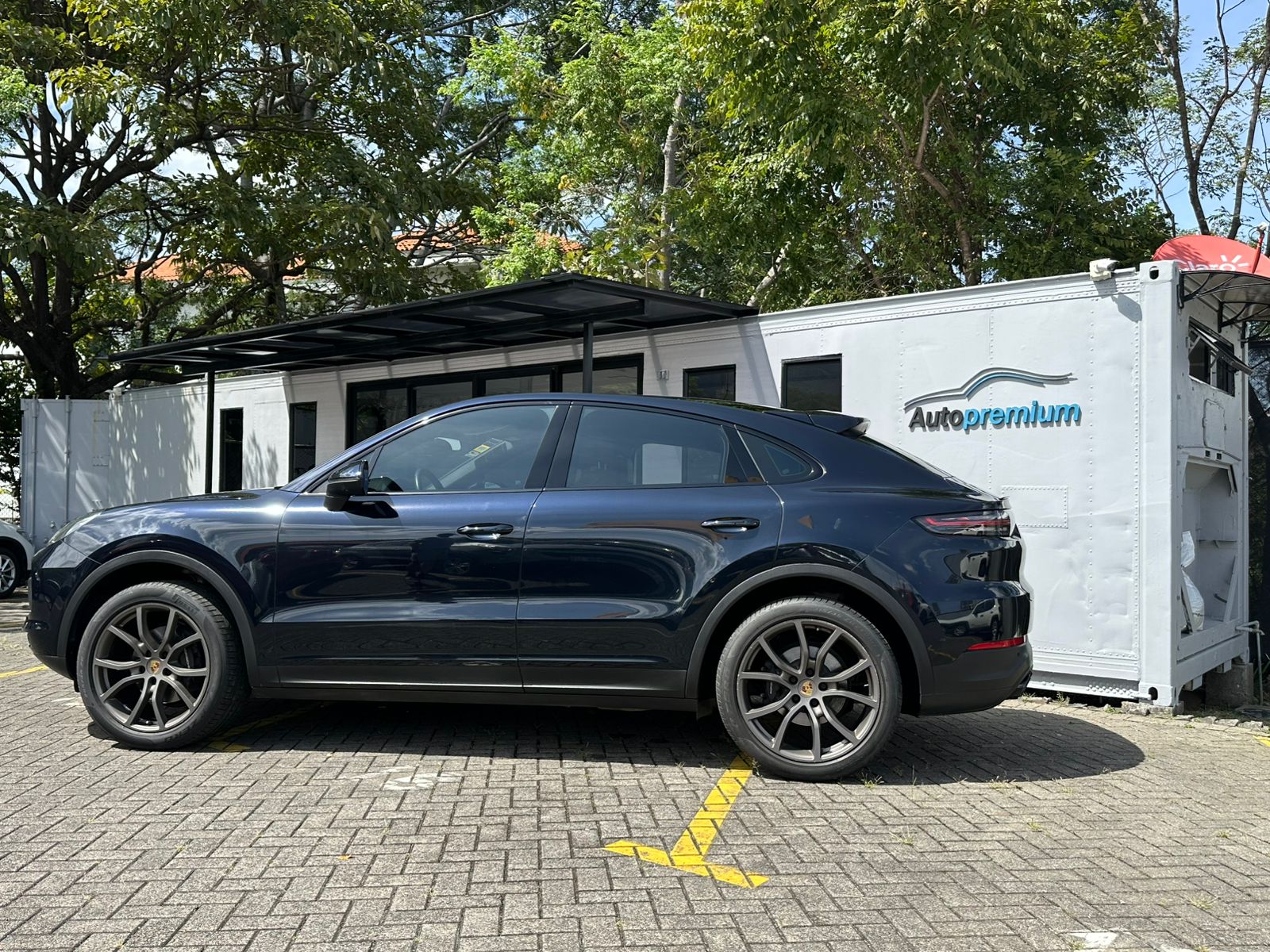 PORSCHE CAYENNE COUPE