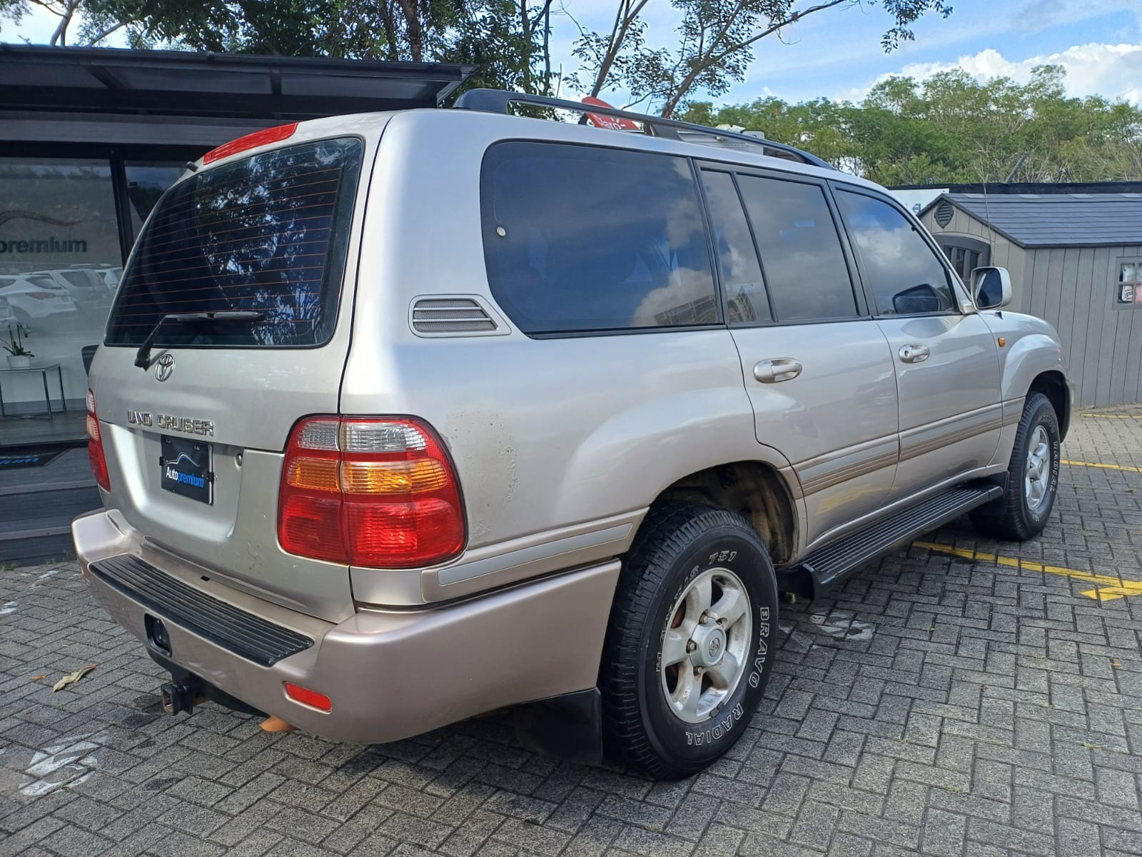 TOYOTA LAND CRUISER VX