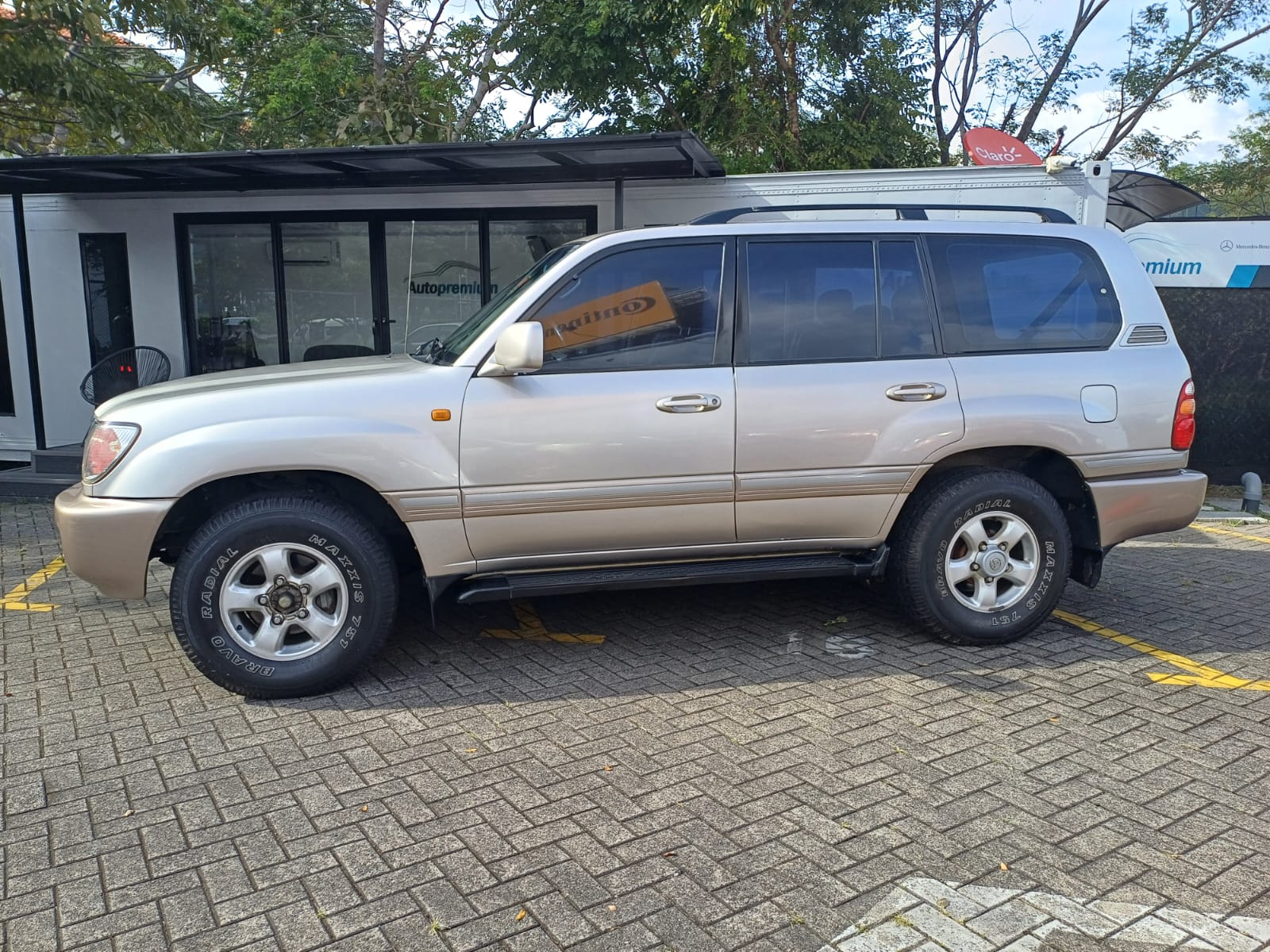 TOYOTA LAND CRUISER VX