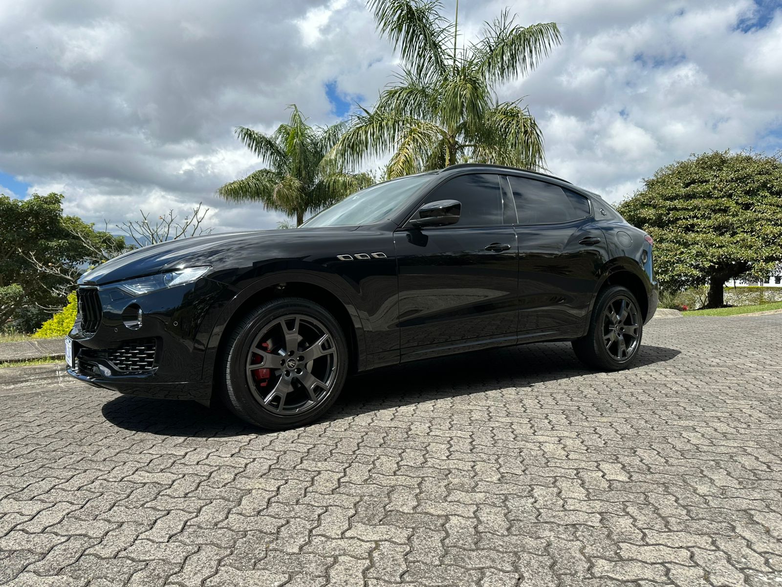 MASERATI LEVANTE Q4