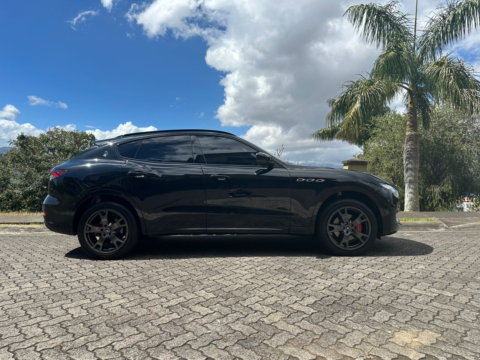 MASERATI LEVANTE Q4