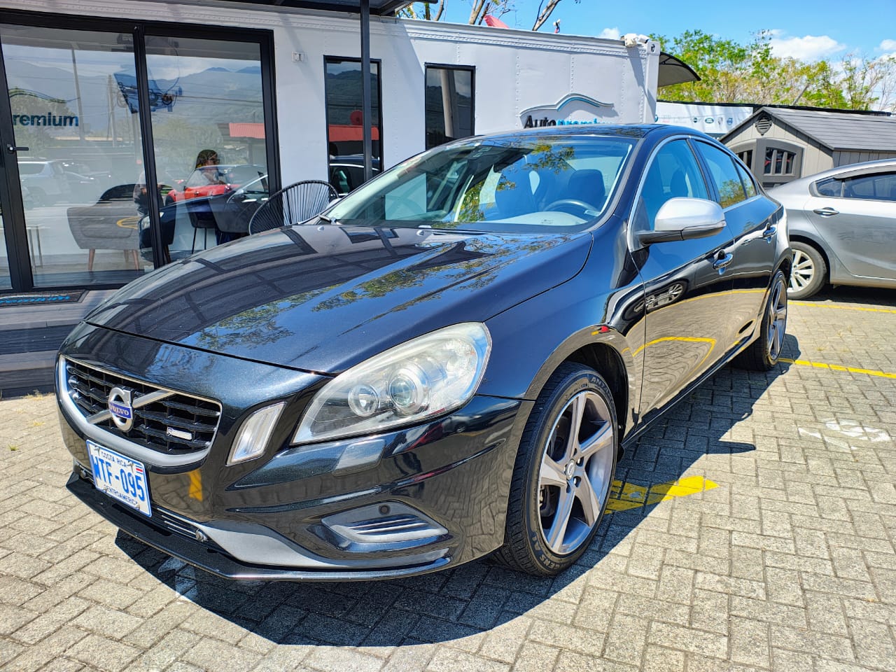 VOLVO S60 T6 RDESING