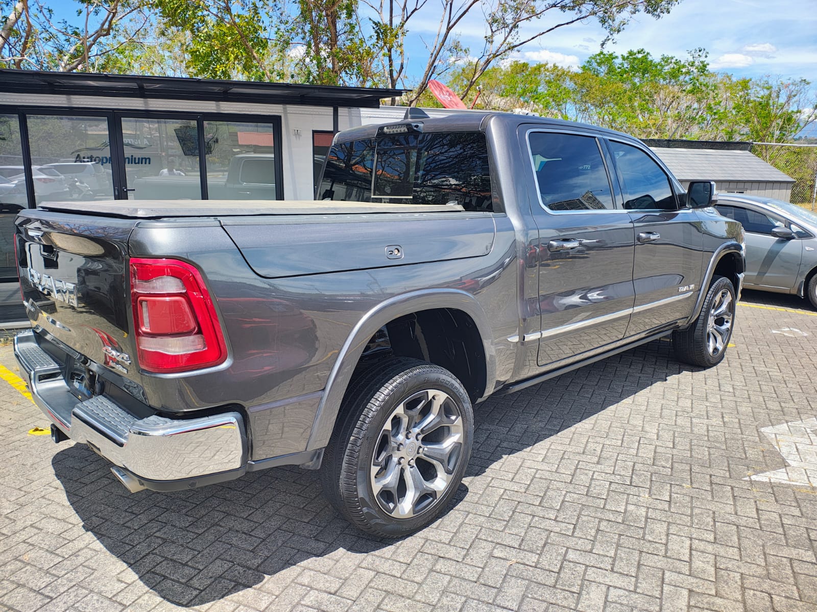 RAM 1500 HEMI