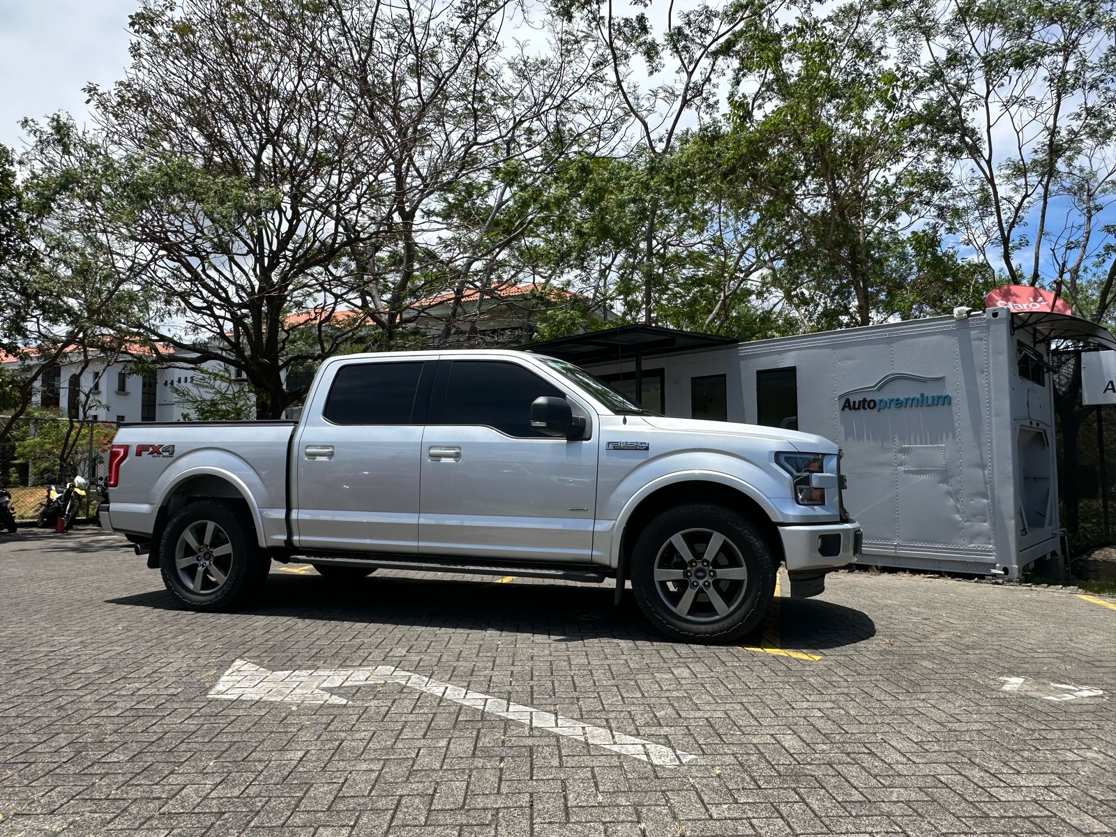 FORD F-150