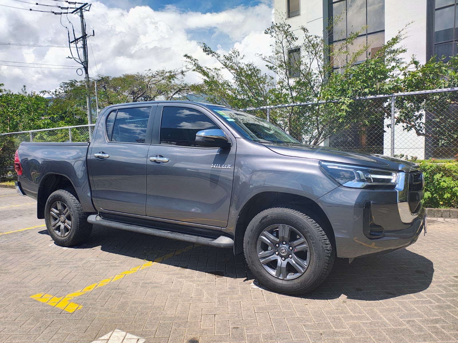 TOYOTA HILUX SRV