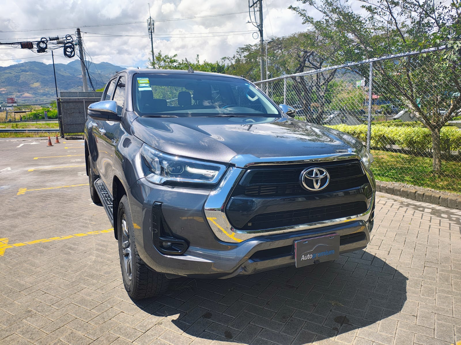 TOYOTA HILUX SRV