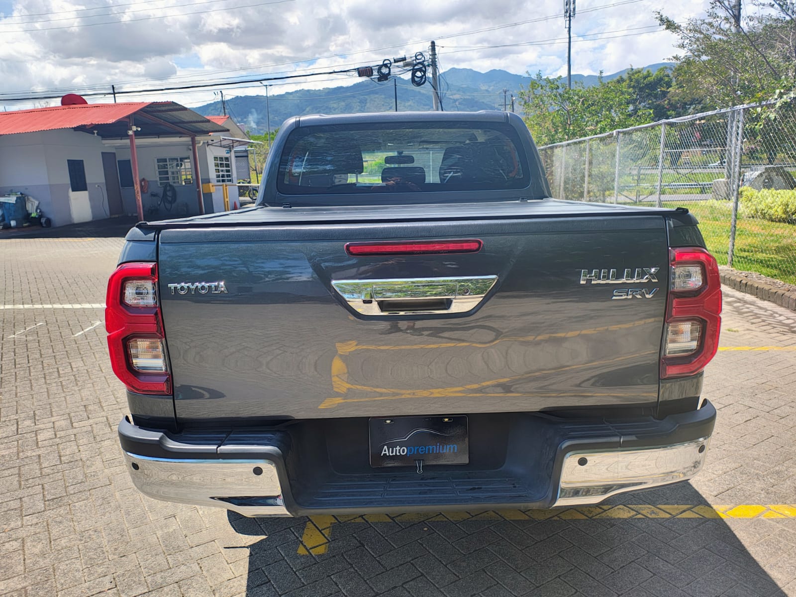 TOYOTA HILUX SRV
