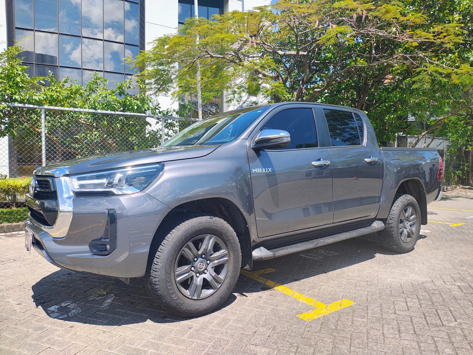 TOYOTA HILUX SRV