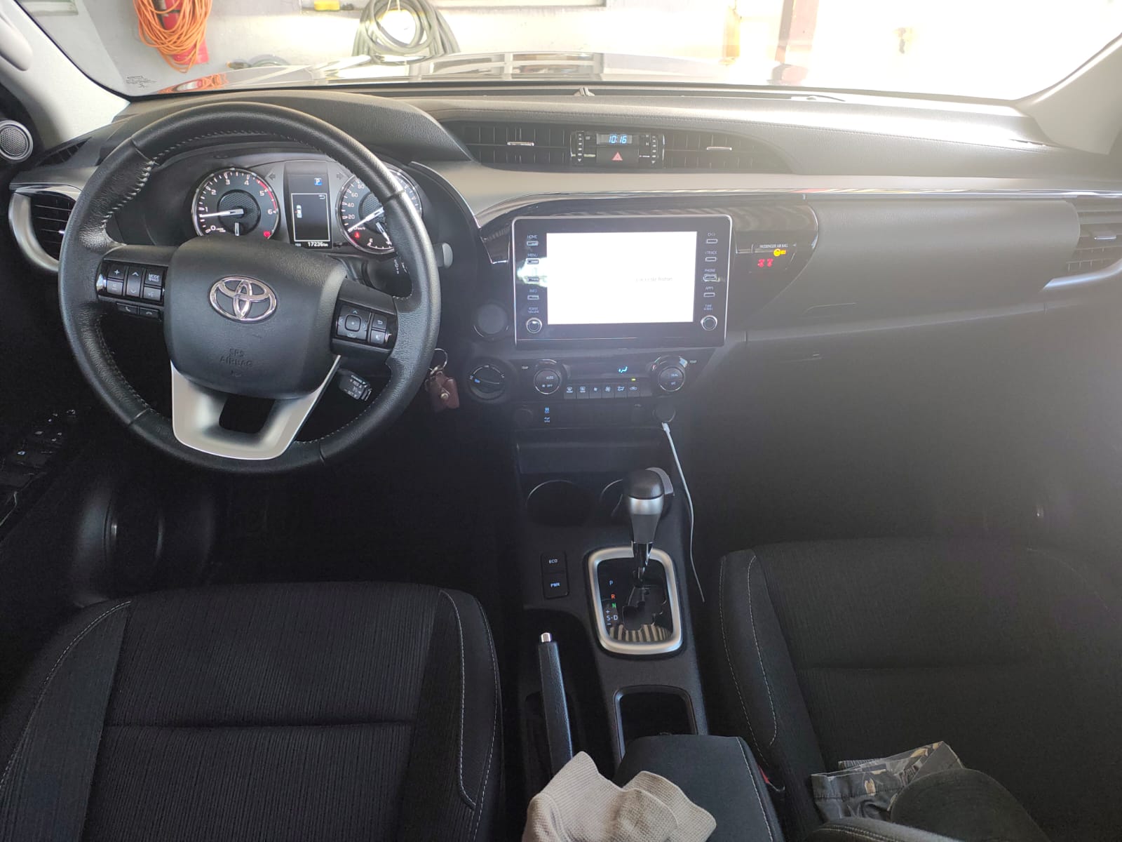 TOYOTA HILUX SRV