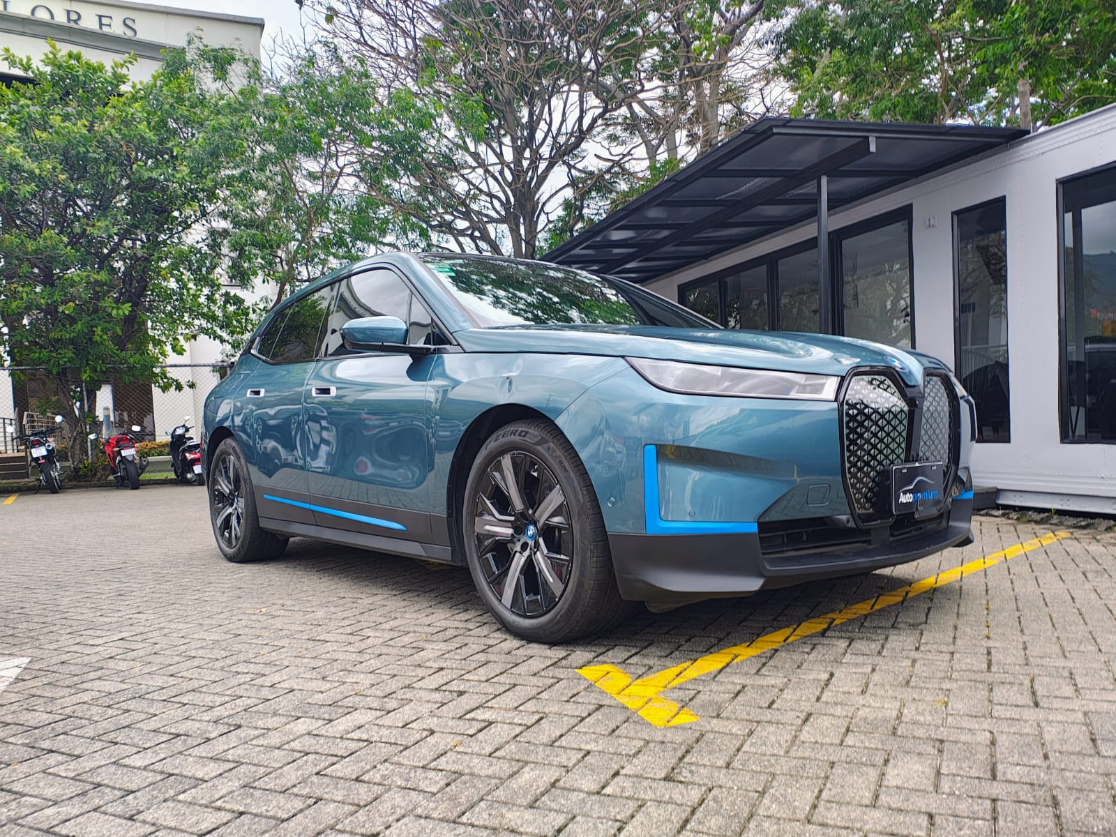 BMW iX X-DRIVE 40