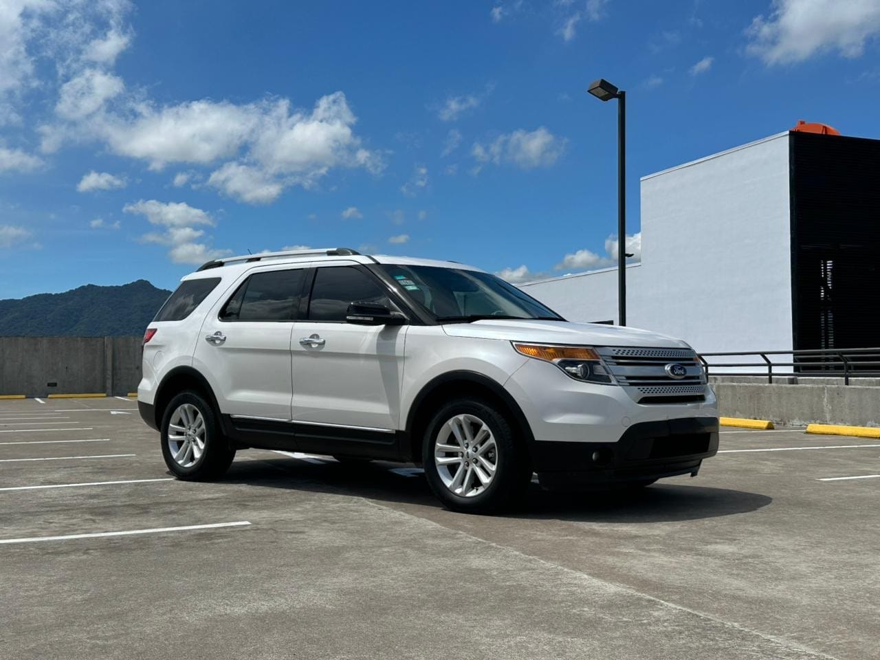 FORD EXPLORER XLT