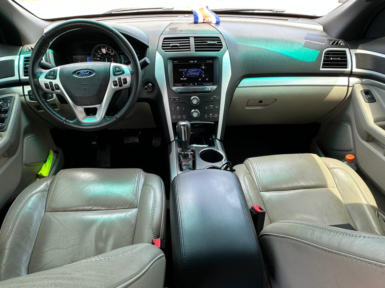 FORD EXPLORER XLT