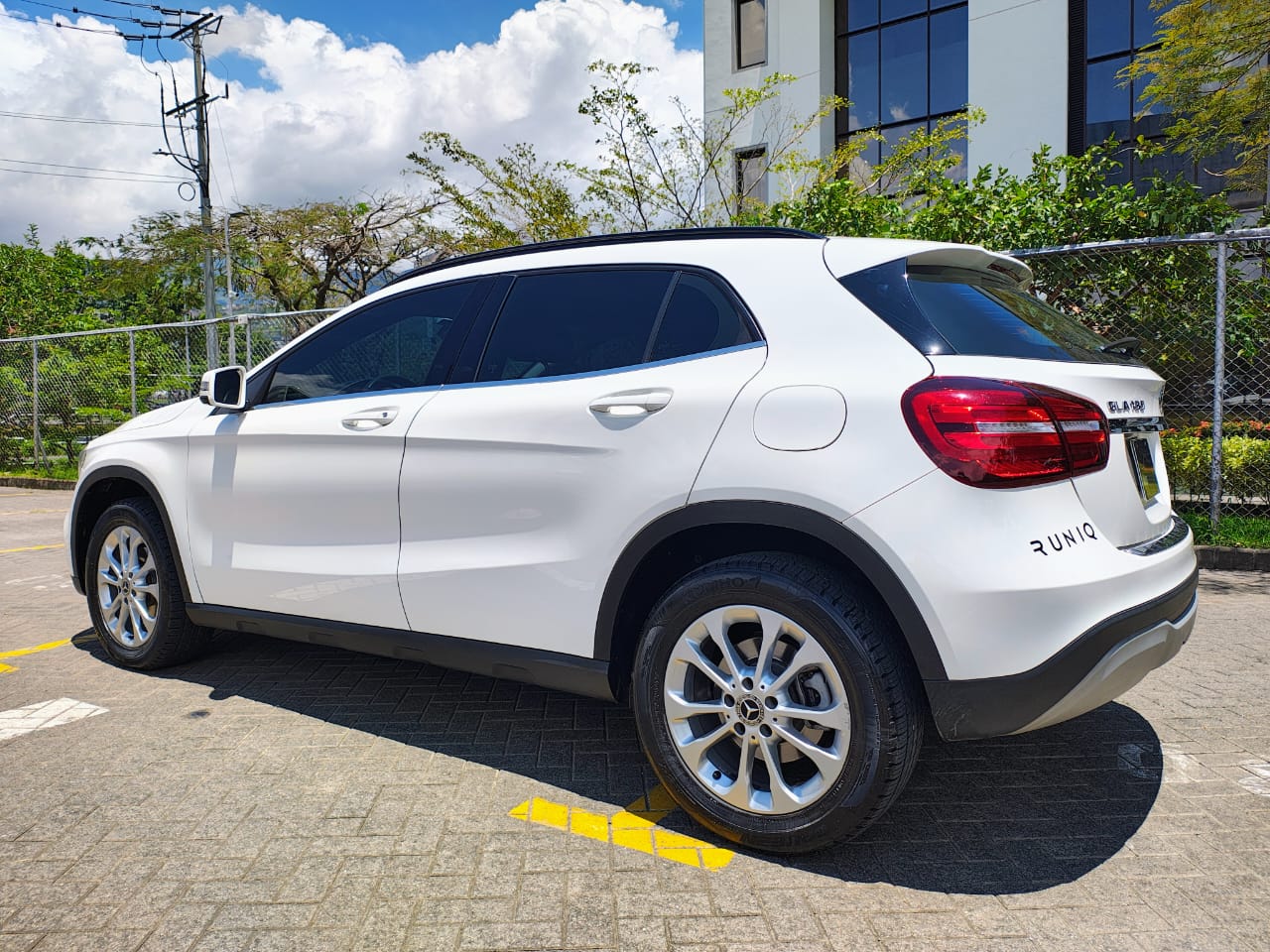 MERCEDES BENZ GLA 180