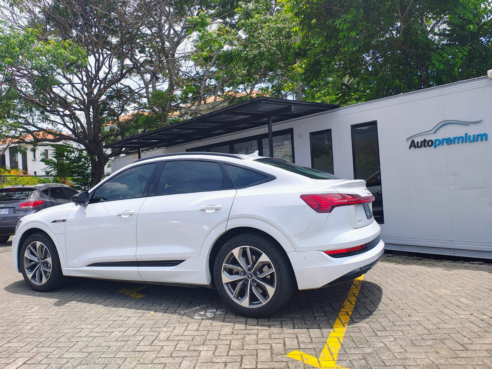 AUDI E-TRON SPORTBACK