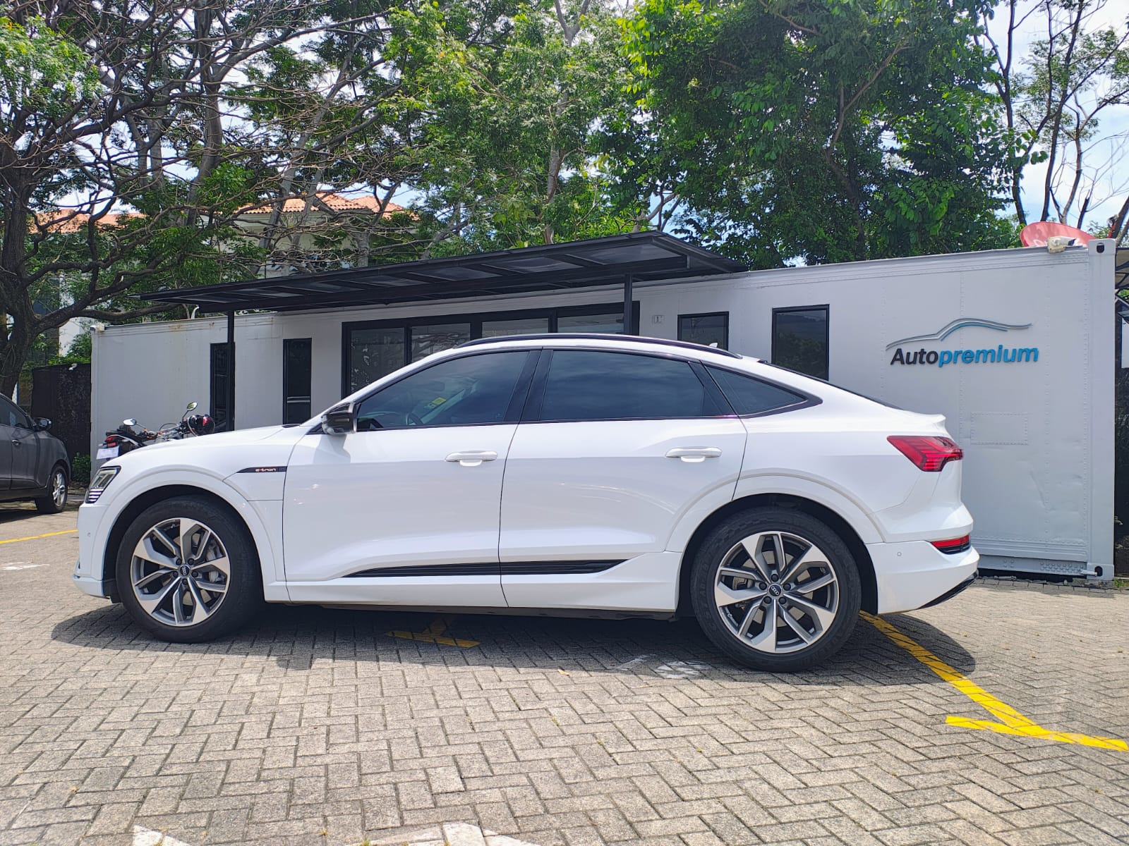 AUDI E-TRON SPORTBACK