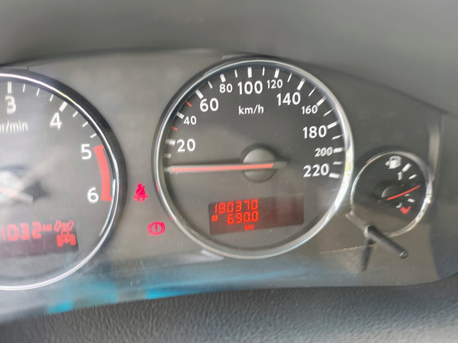 NISSAN PATHFINDER SE
