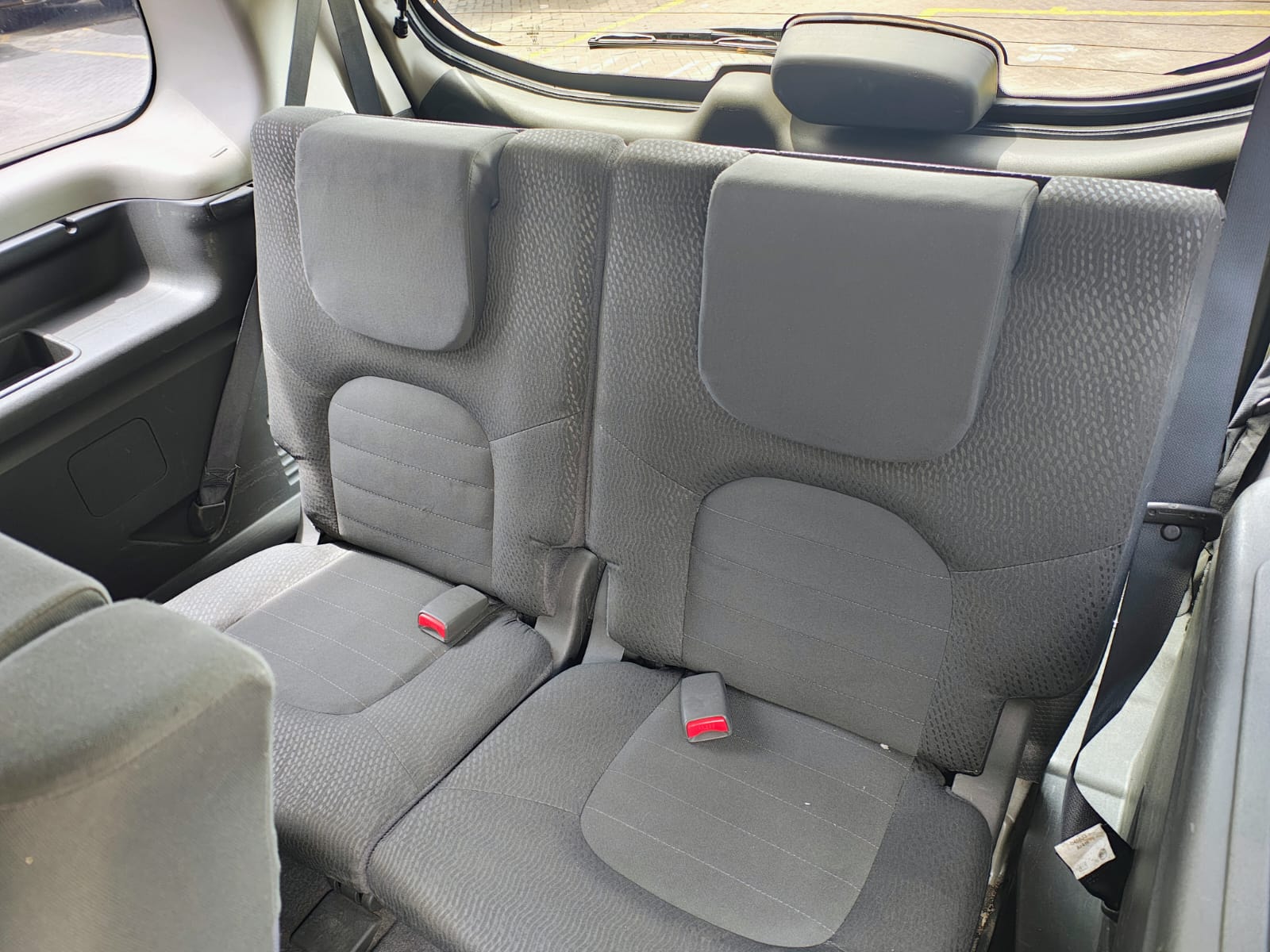 NISSAN PATHFINDER SE