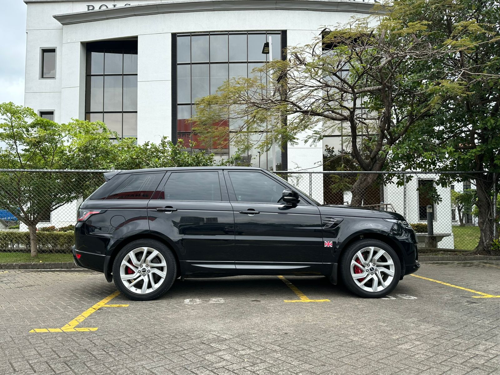 RANGE ROVER SPORT P400E